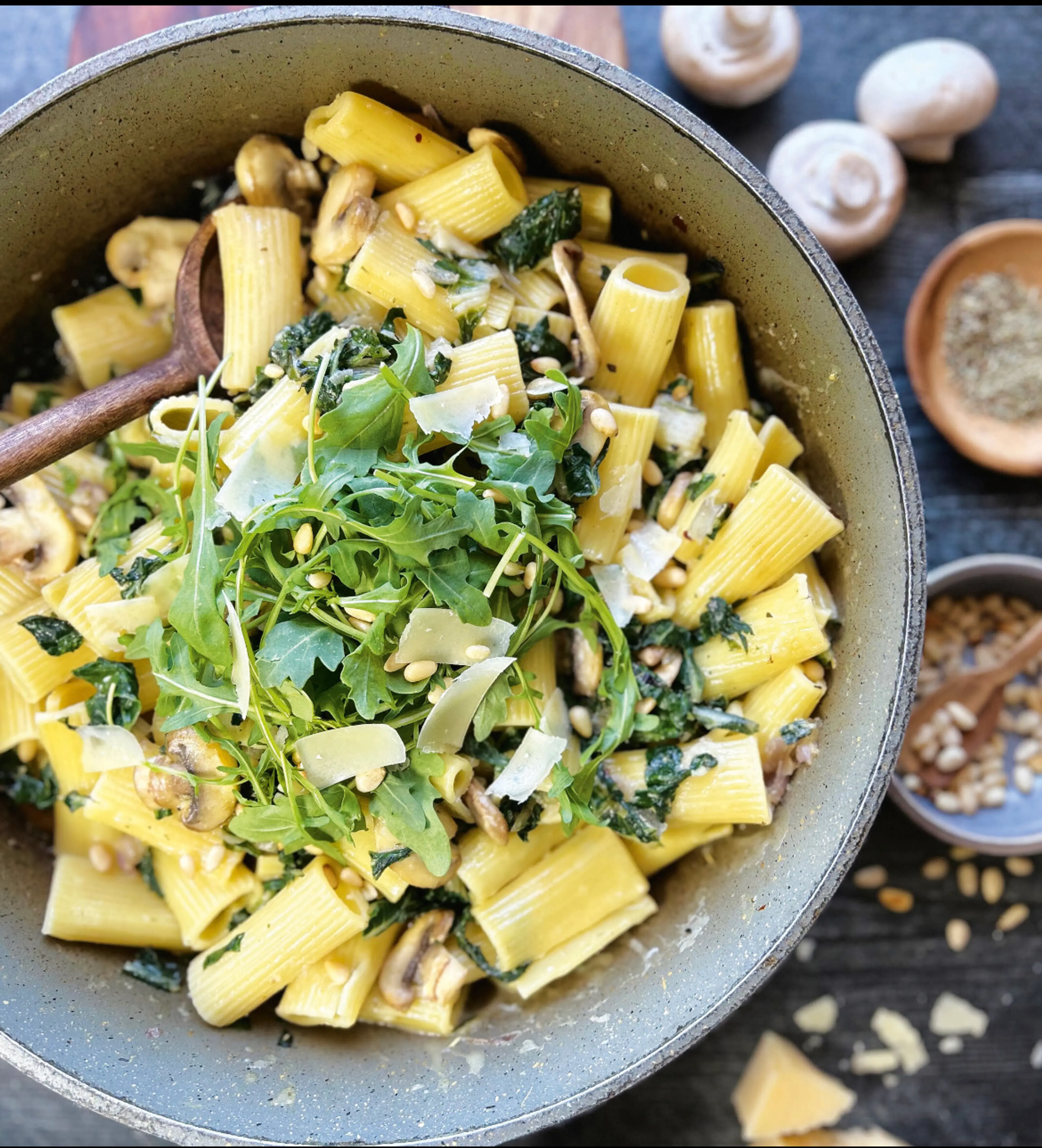 One-pan Creamy Mushroom & Spinach Pasta