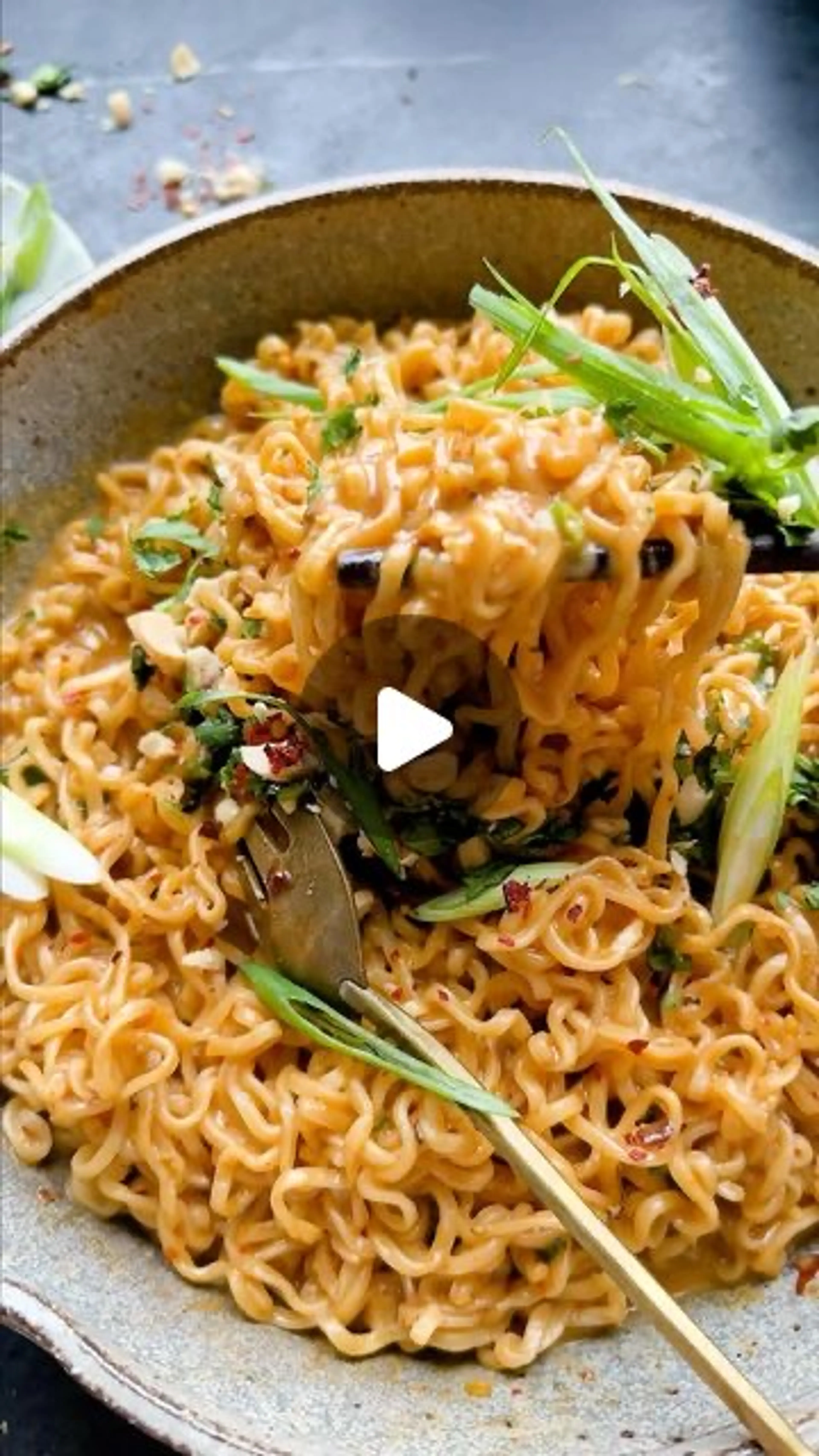 20 Minute Spicy Peanut Garlic Oil Noodles - Spicy Oil, Cream