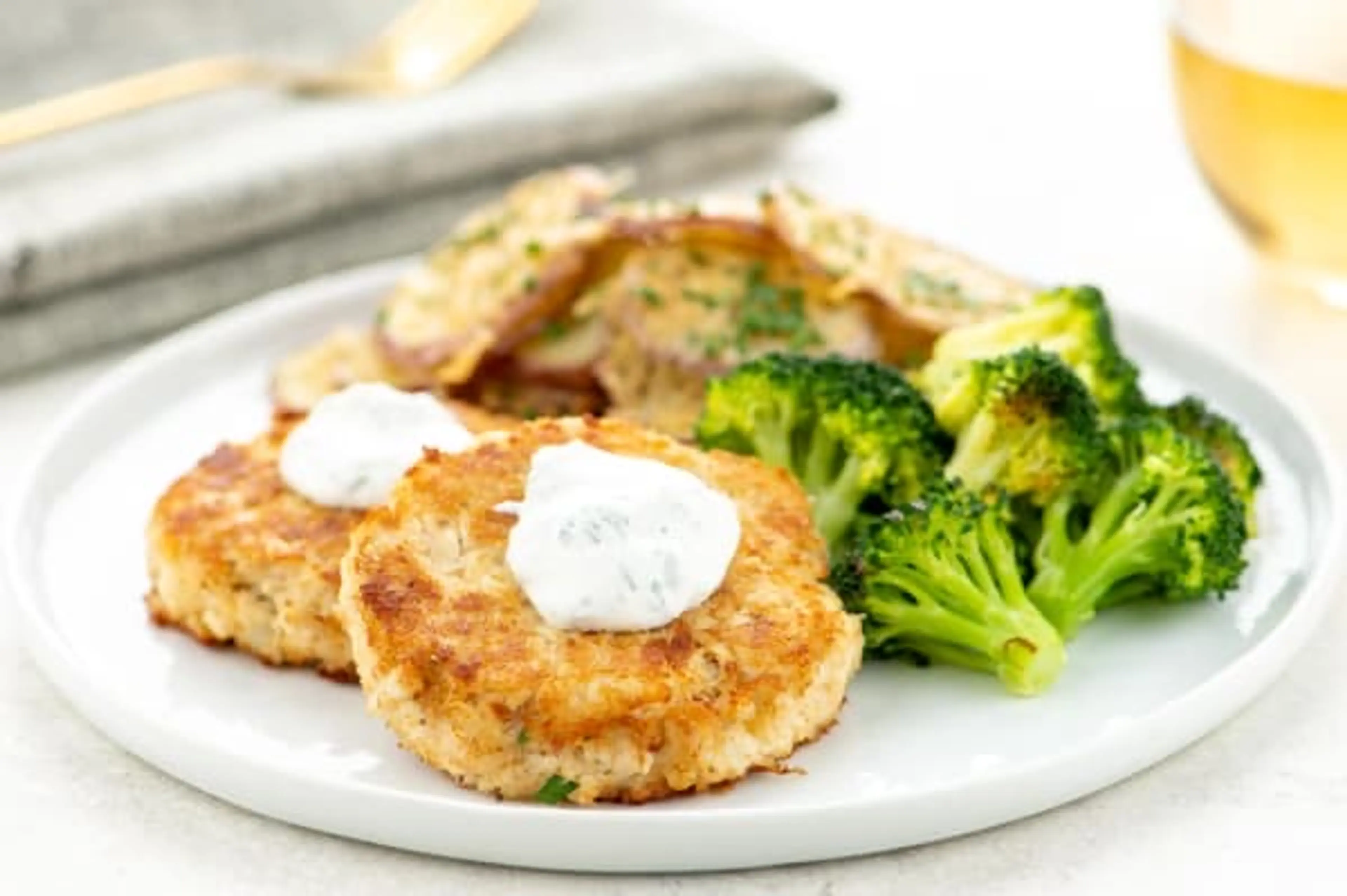 Chesapeake Bay Crab Cakes and Lemon Crema with Parmesan pars