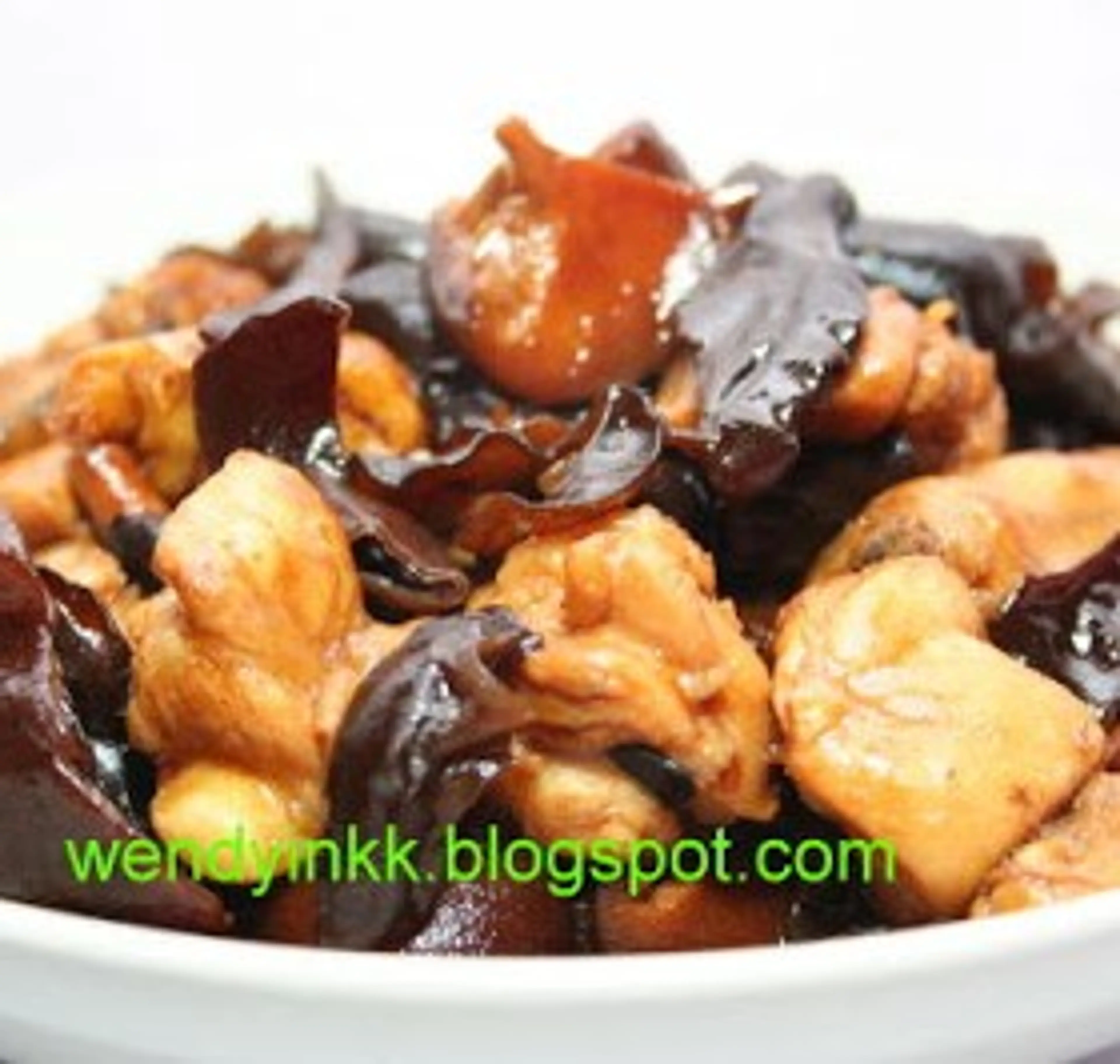 Chicken with Chinese Mushrooms 冬姑木耳鸡