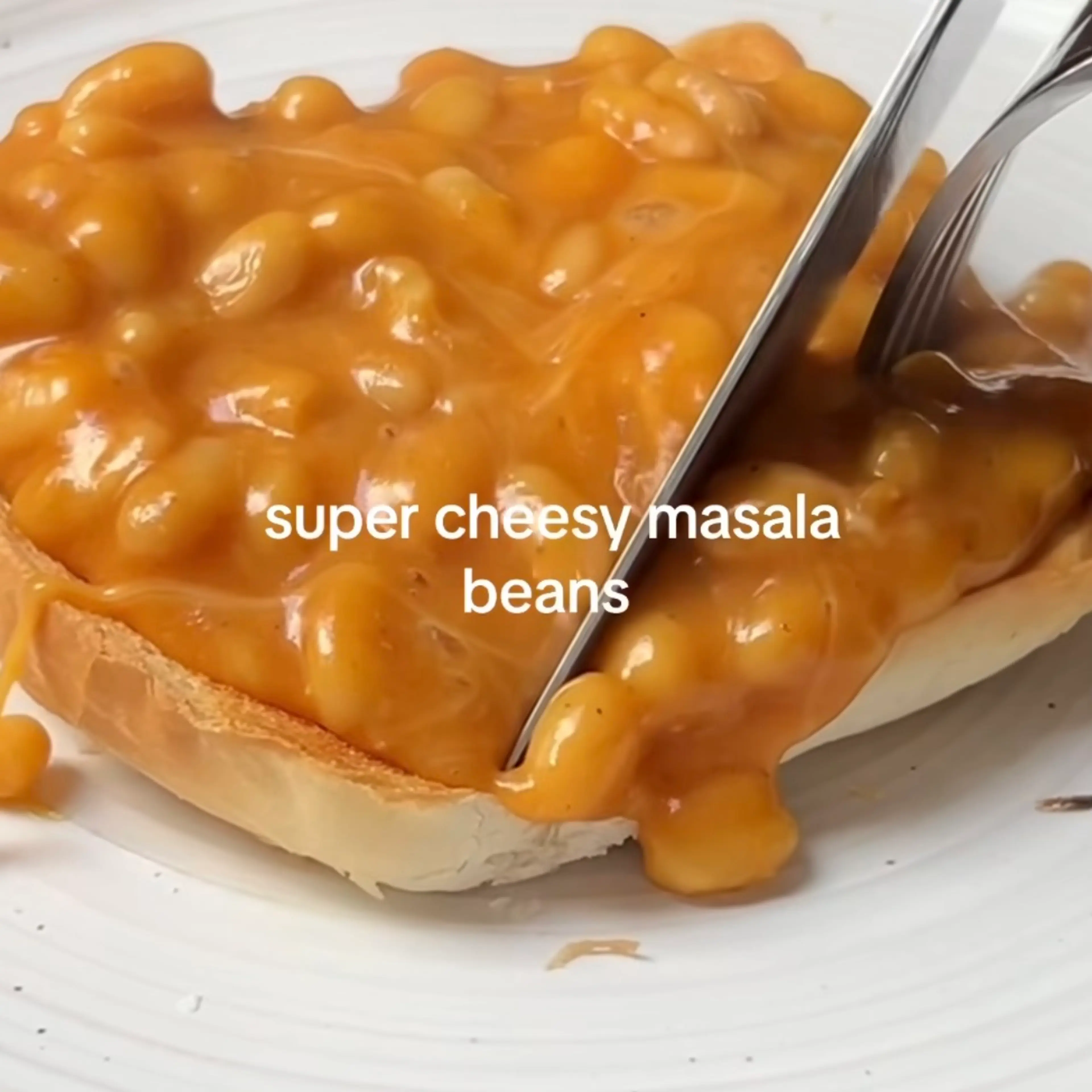 Cheesy Masala Beans