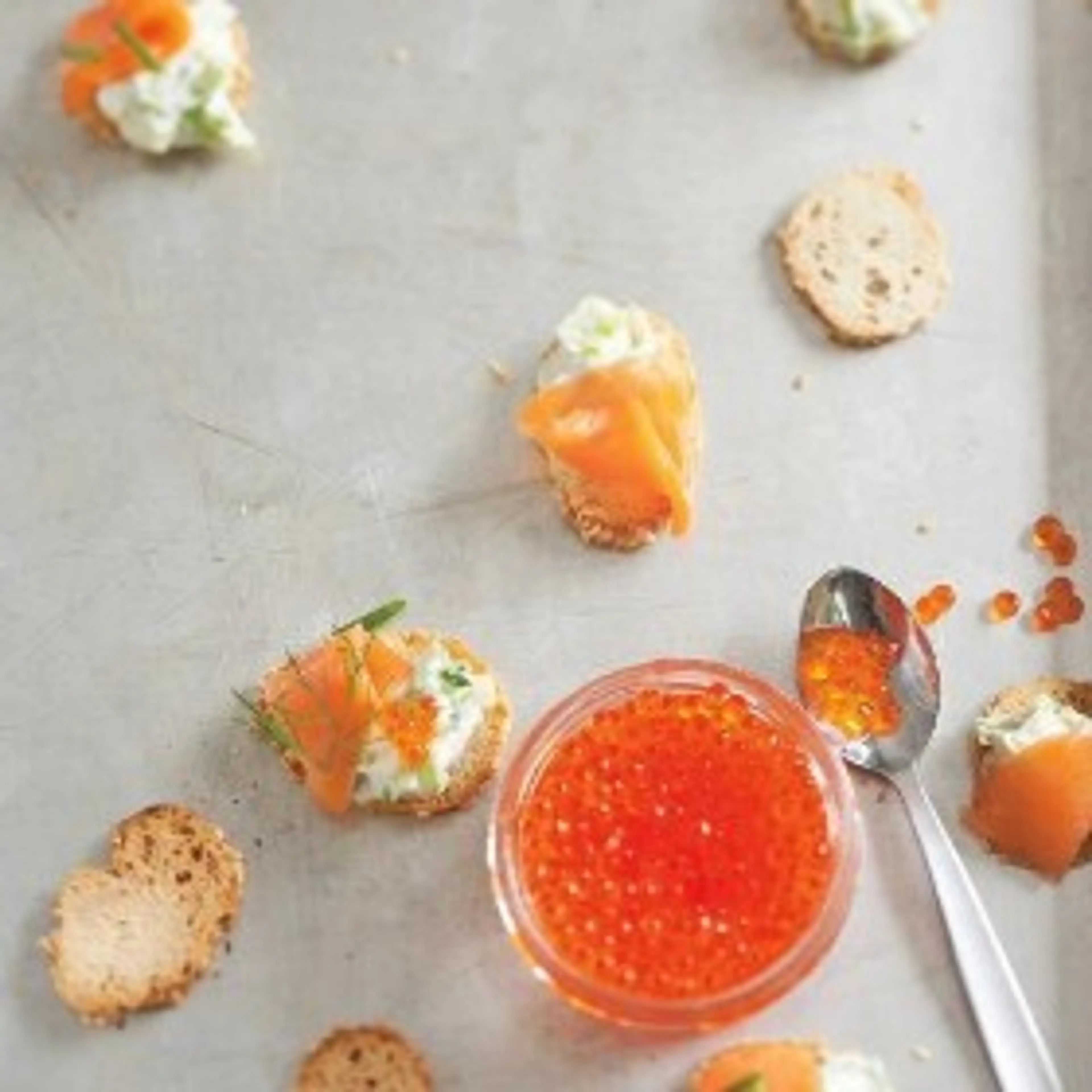 Christmas Bagel Bites with Leek Spread and Smoked Salmon