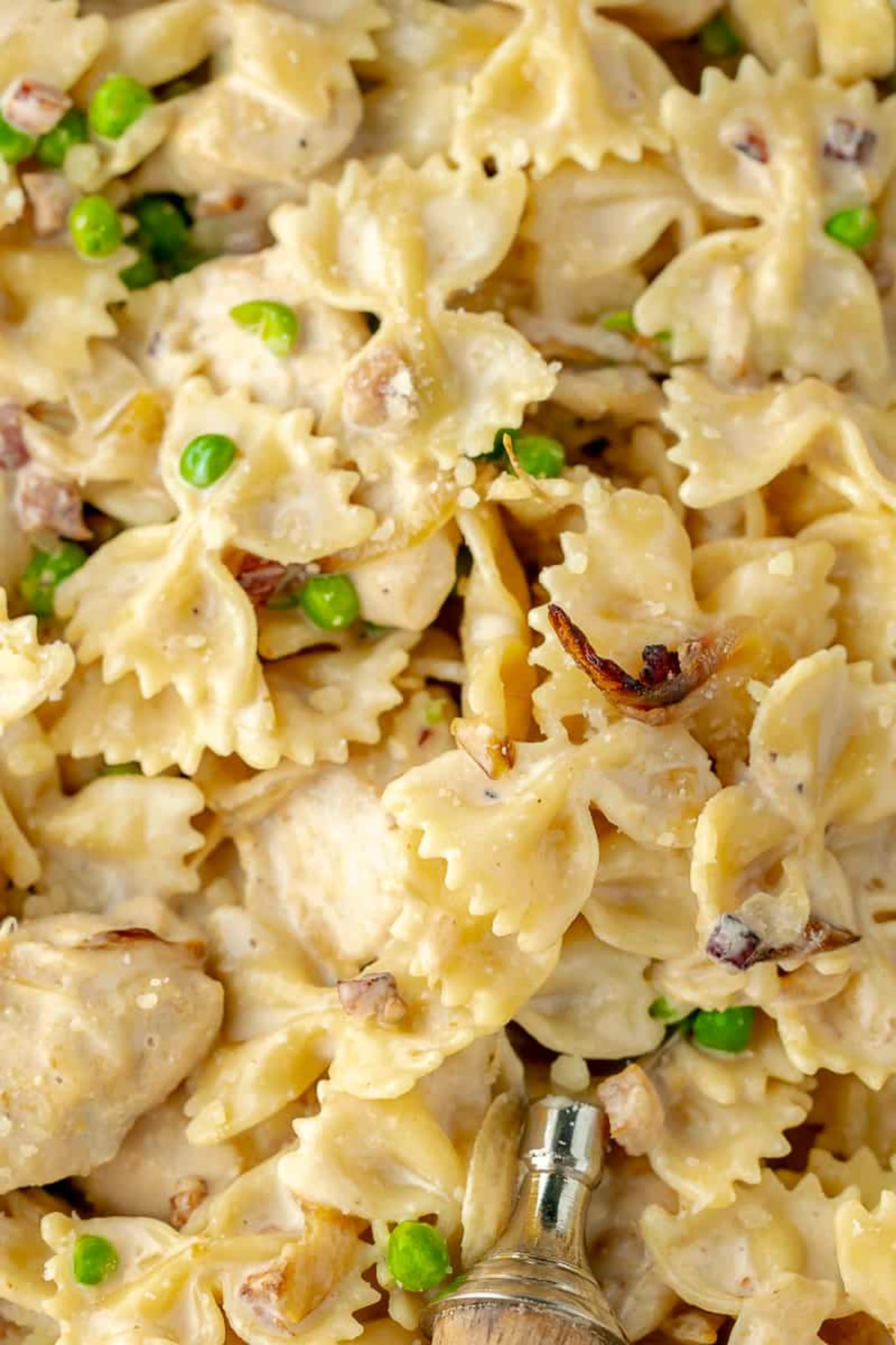 Farfalle with Chicken & Roasted Garlic {Cheesecake Factory}