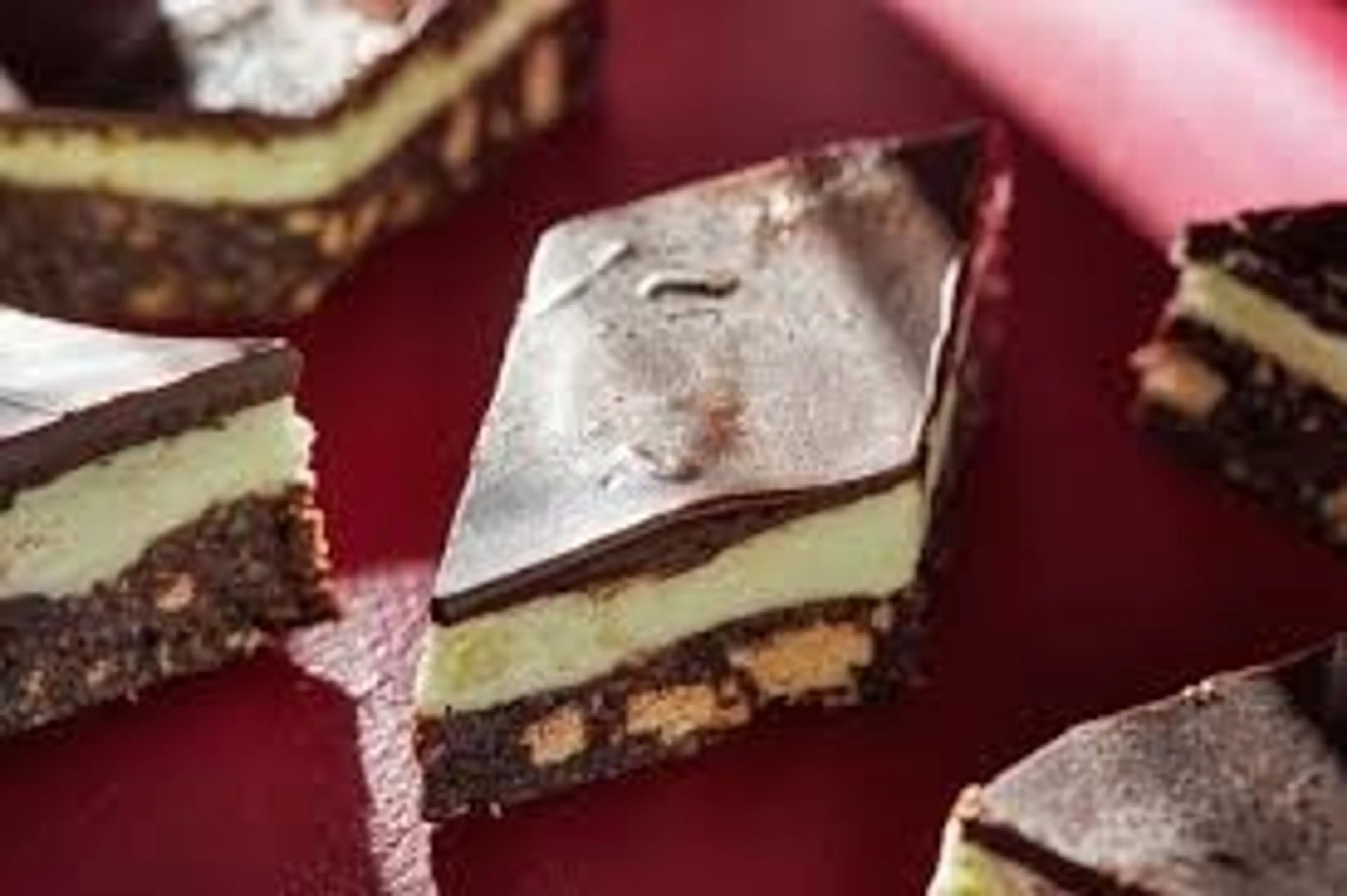 No-Bake Peppermint Chocolate Bars