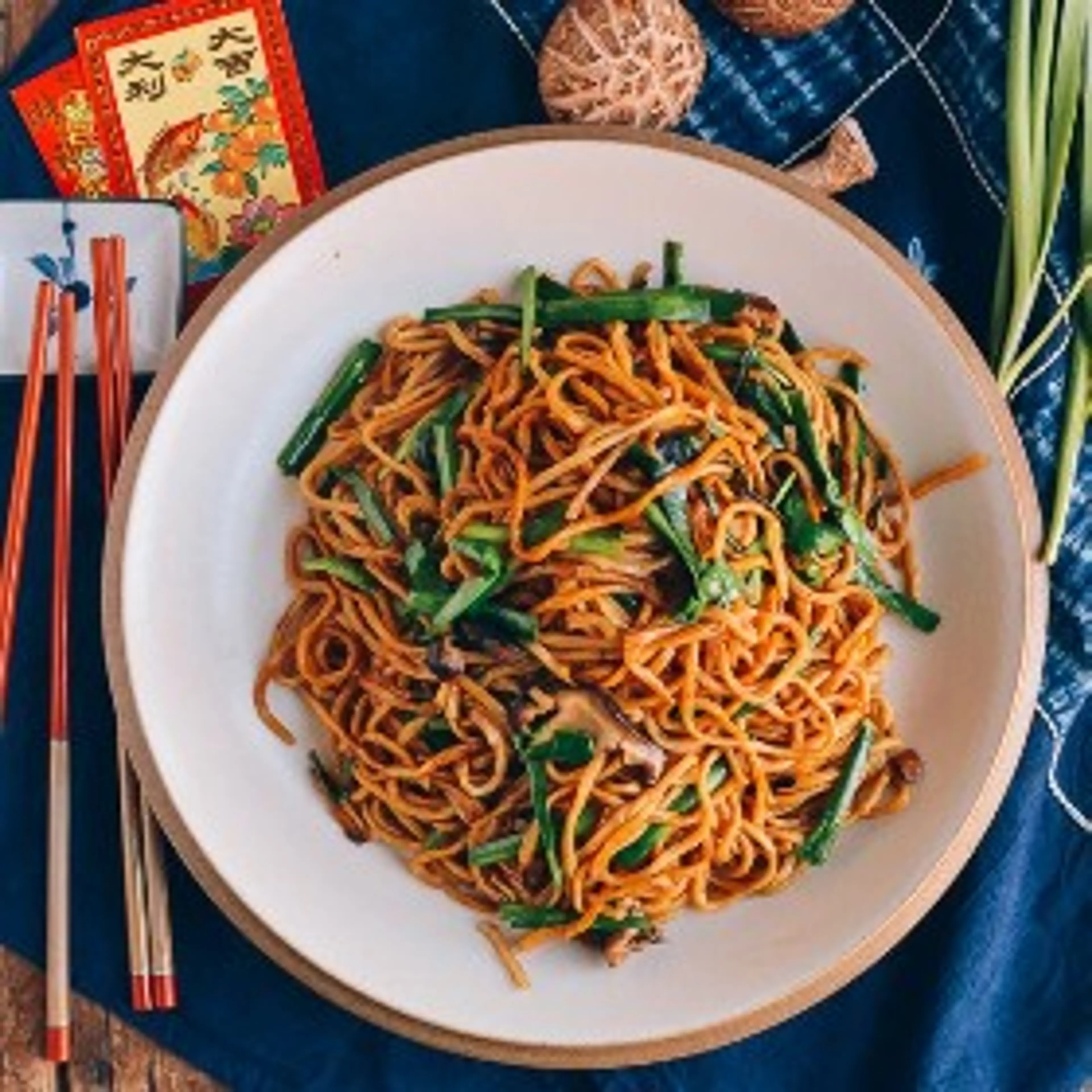 LONG LIFE NOODLES – YI MEIN (伊面）