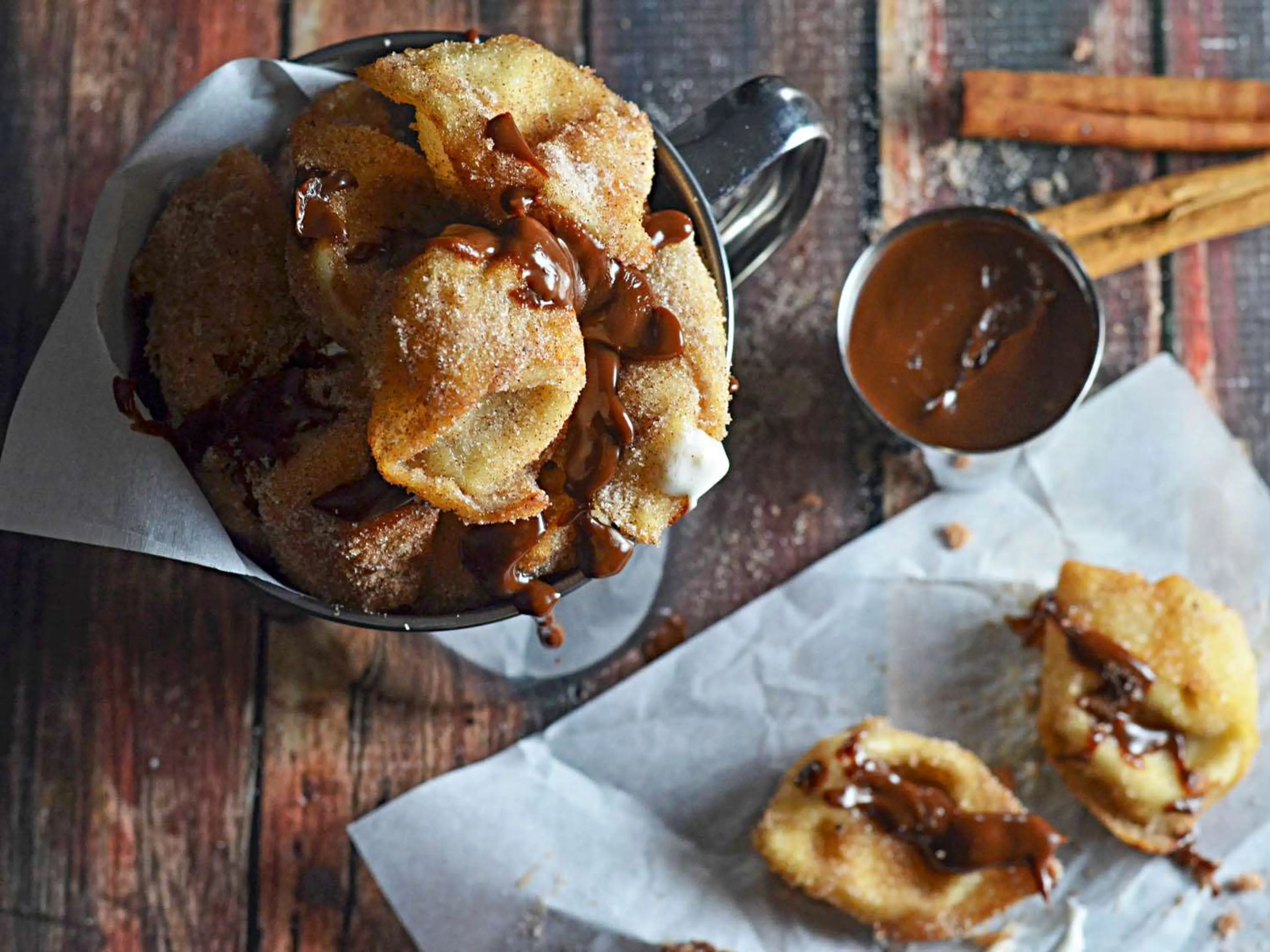 Crispy Cinnamon-Sugar-Coated Cream Cheese Wontons With Nutel