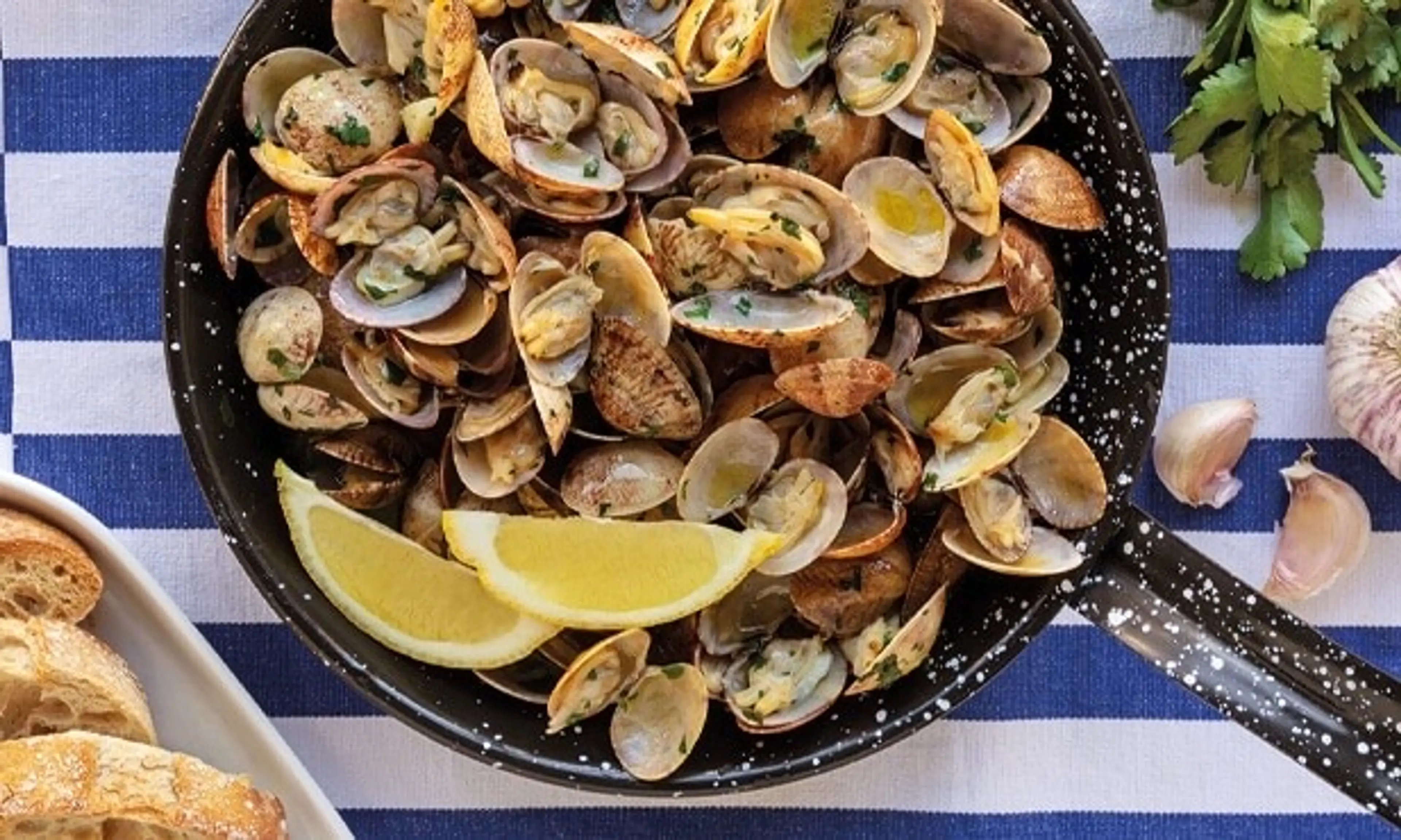 Amêijoas à Bulhão Pato (Portuguese Clams)