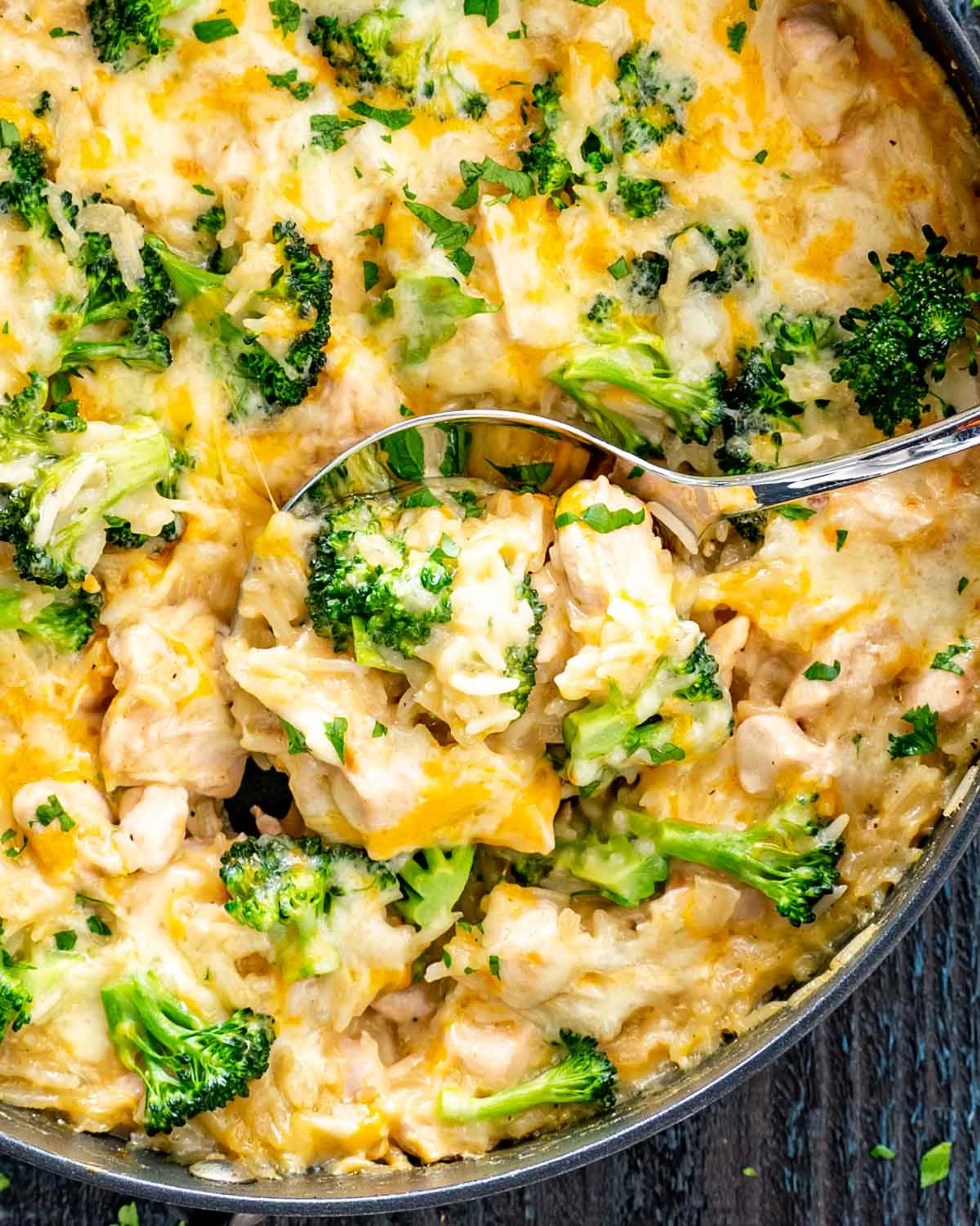 One Pot Cheesy Chicken Broccoli and Rice Casserole