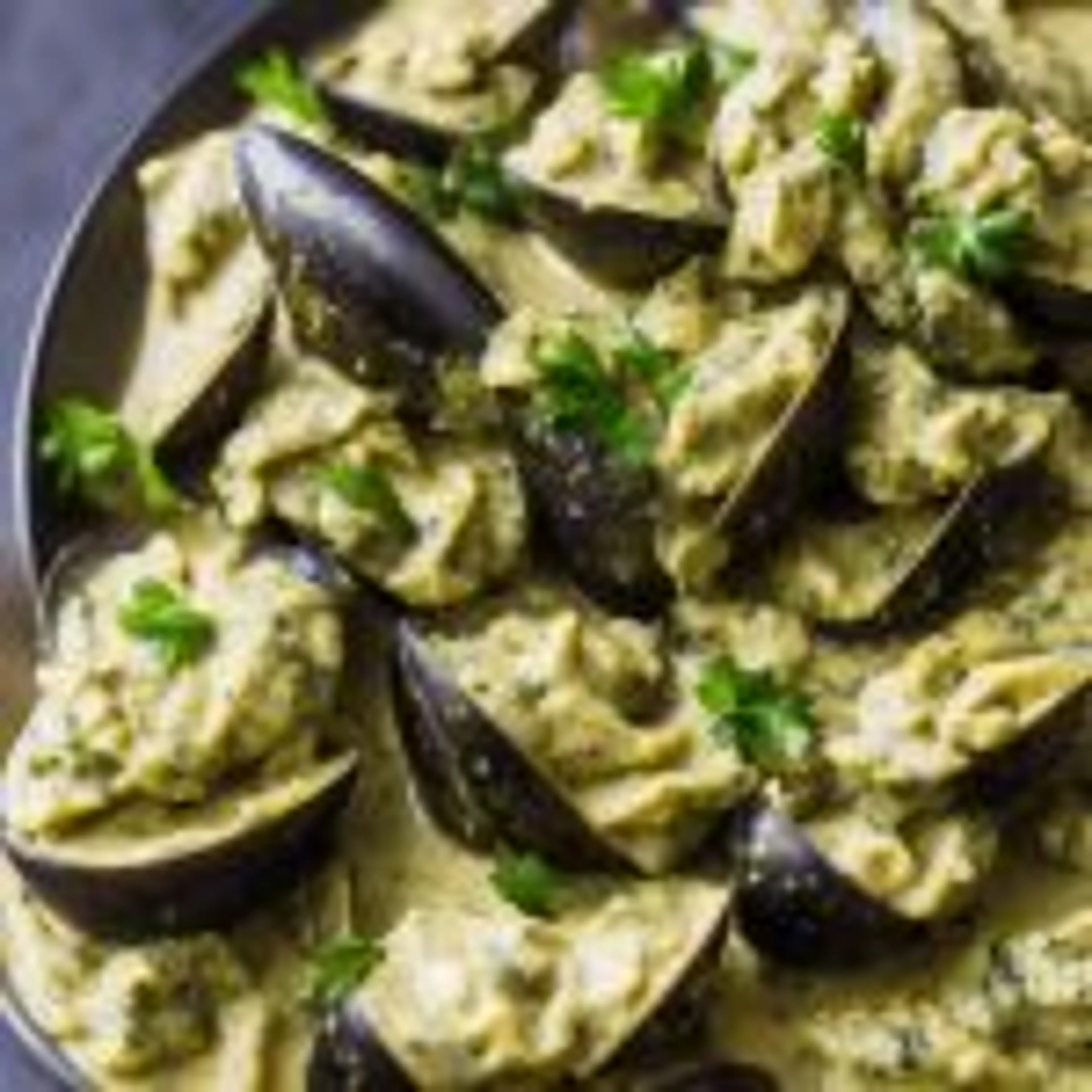 Mussels in Pesto Cream Sauce Recipe