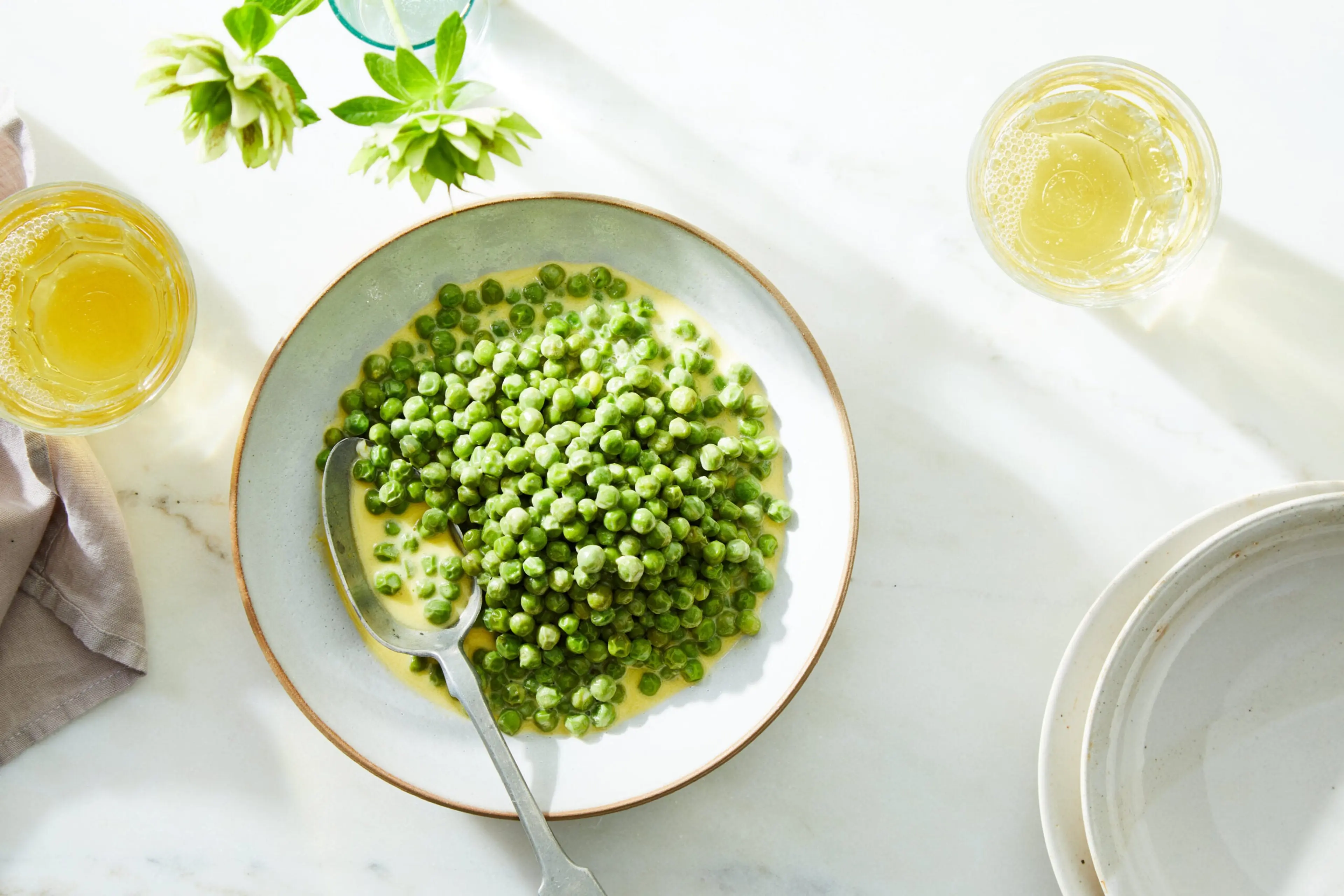 Braised Green Peas with Egg Yolks