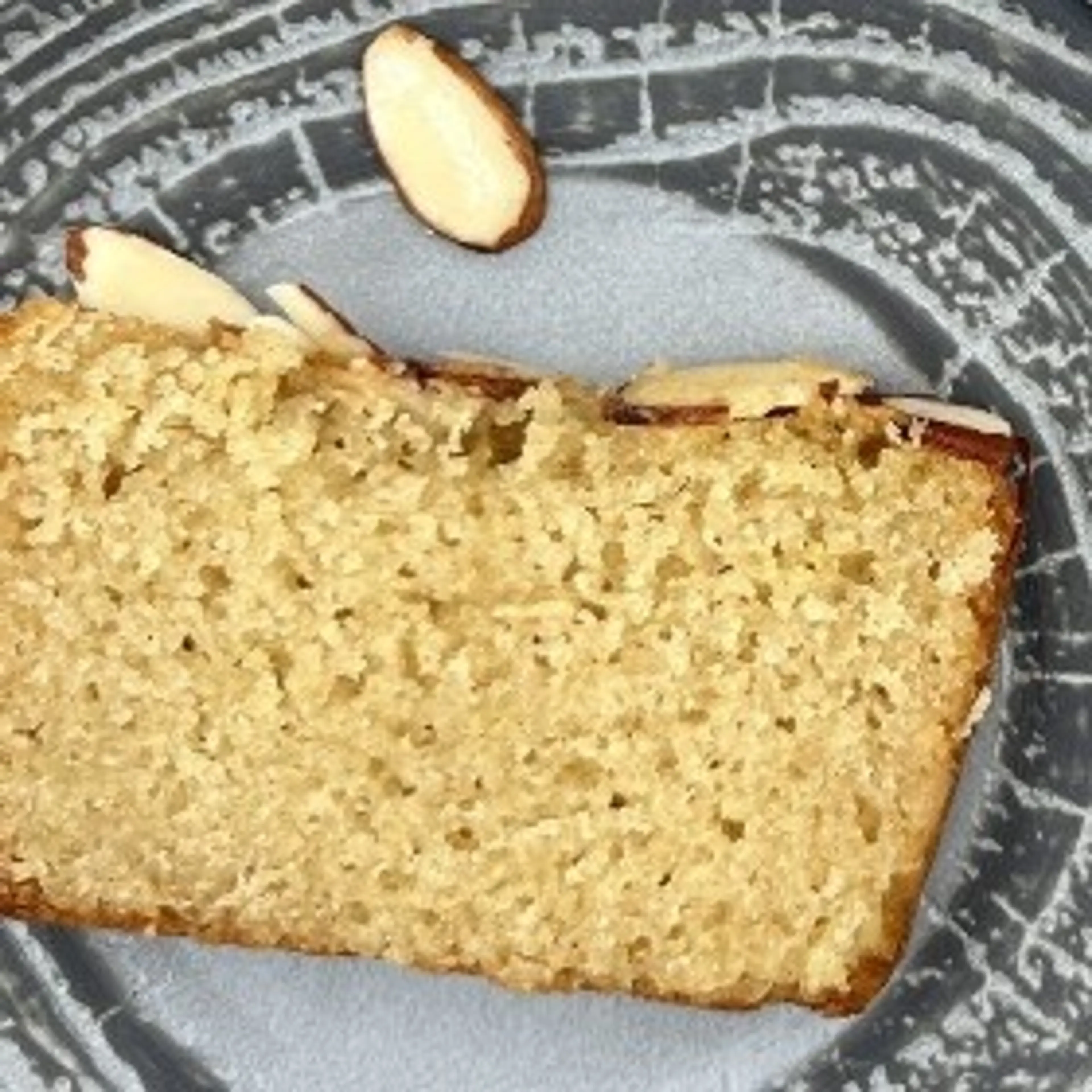 Gâteau Au Yaourt À La Farine D’Amande (Almond Yogurt Cake)