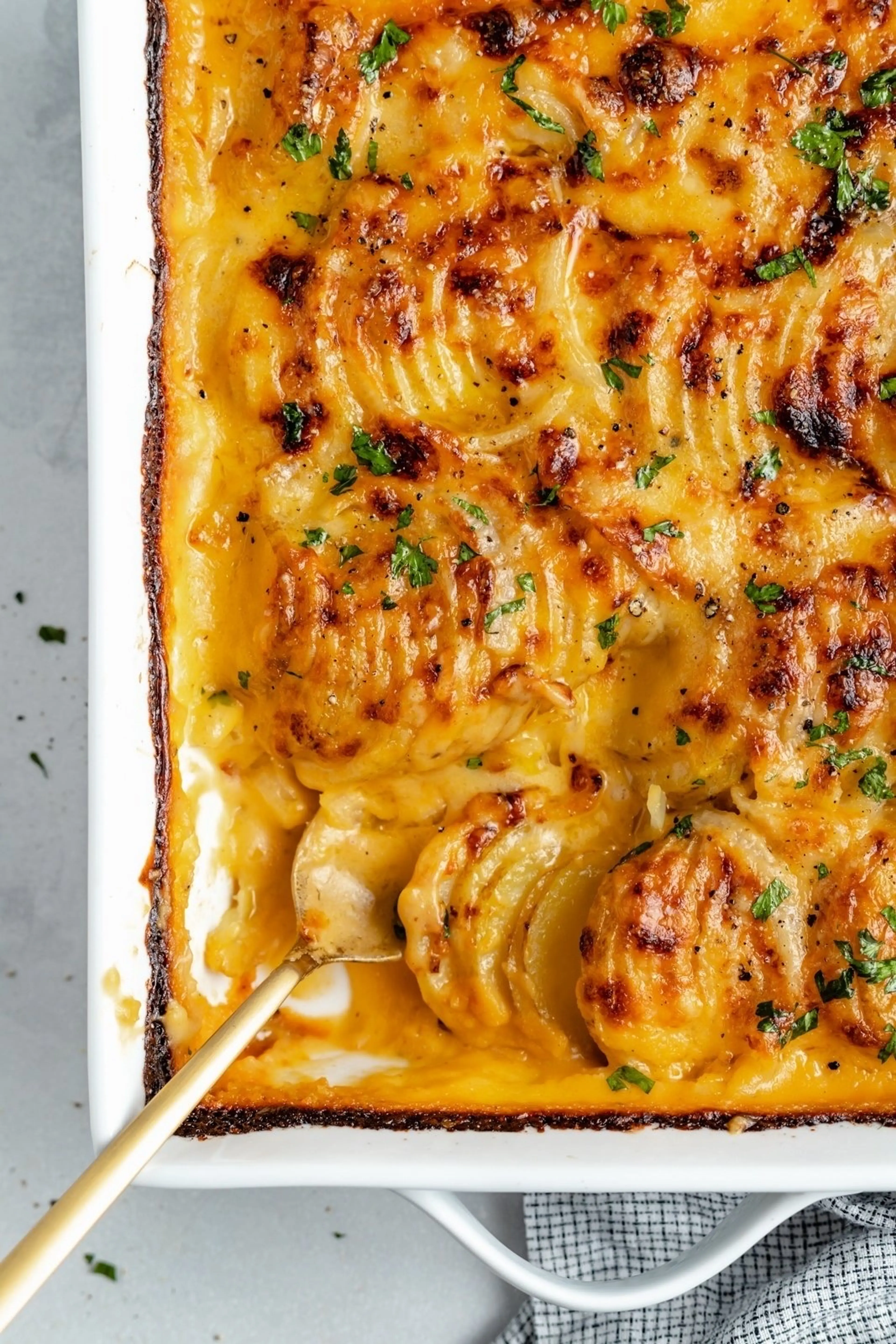 Dad’s Creamy & Cheesy Au Gratin Potatoes