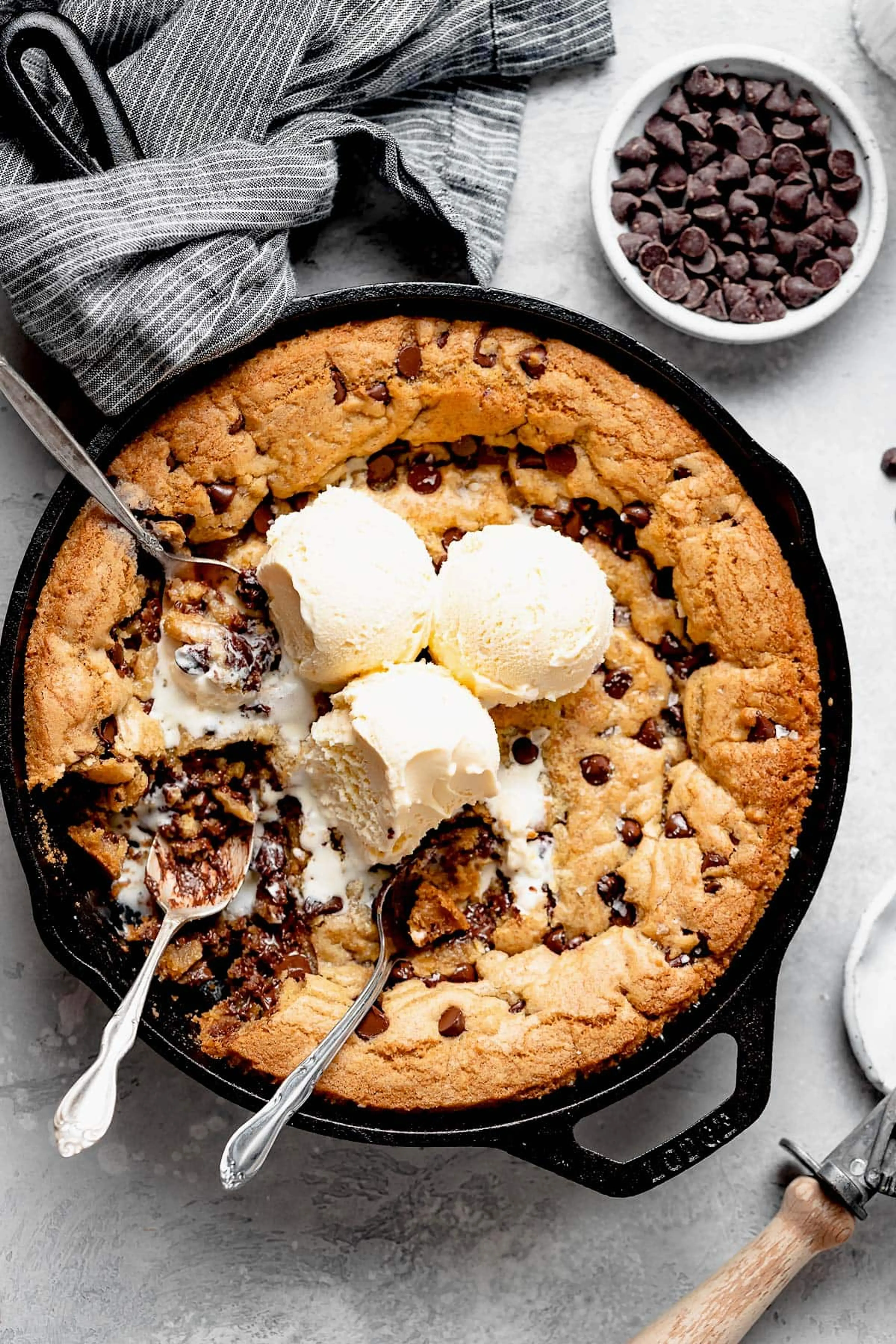 Skillet Chocolate Chip Cookie