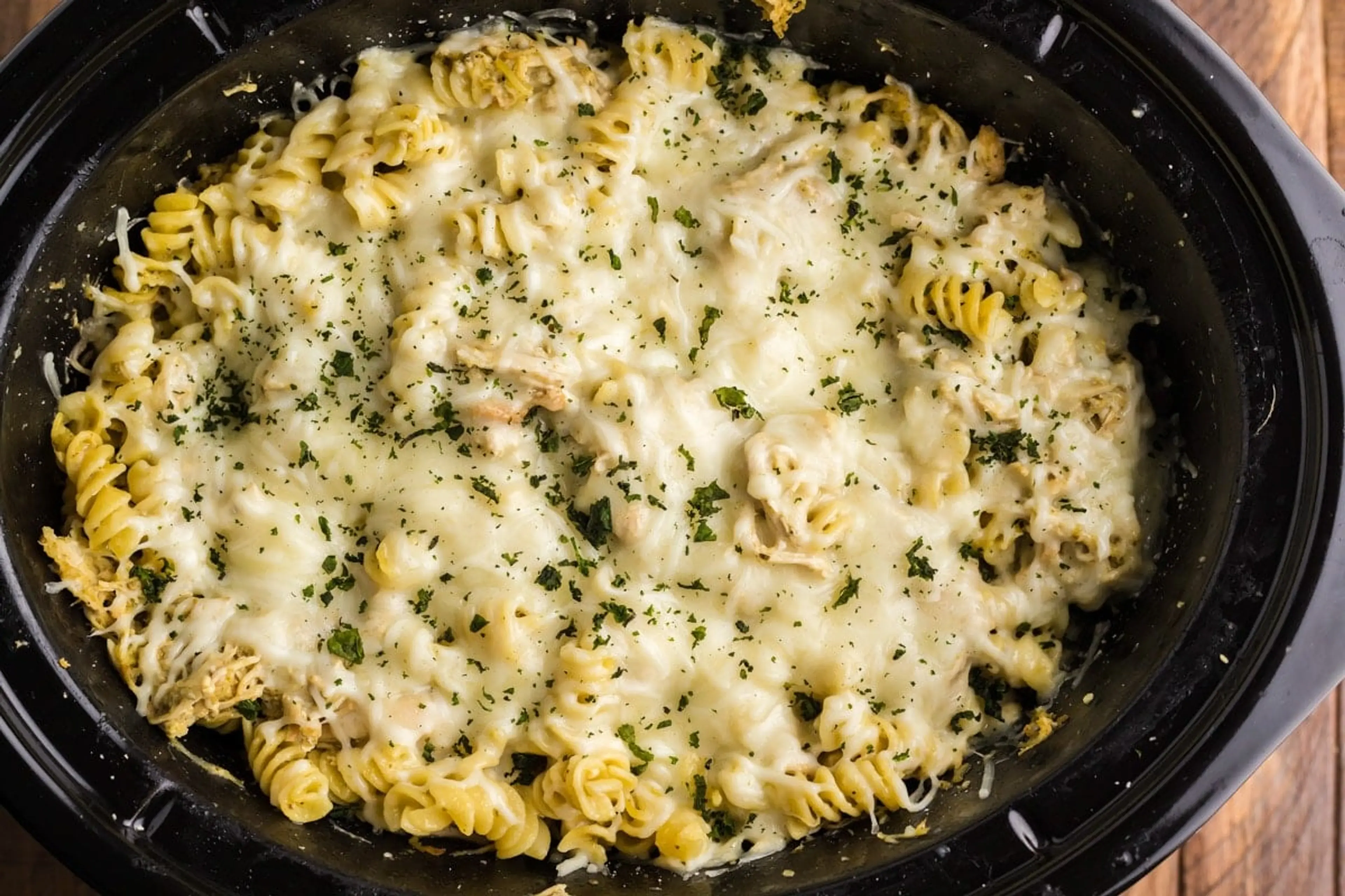 Slow Cooker Pesto Mozzarella Pasta