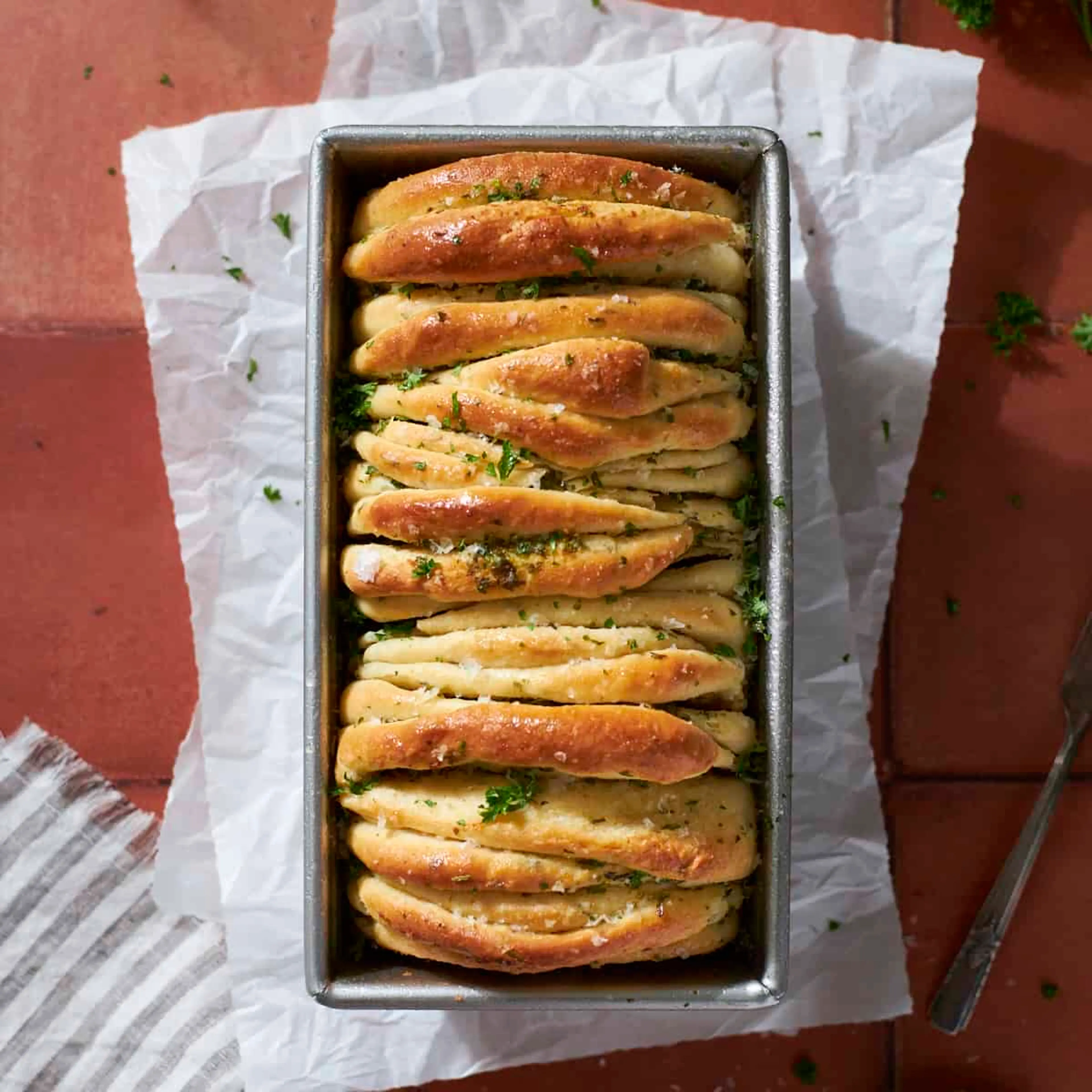 Sourdough Discard Garlic Pull Apart Bread