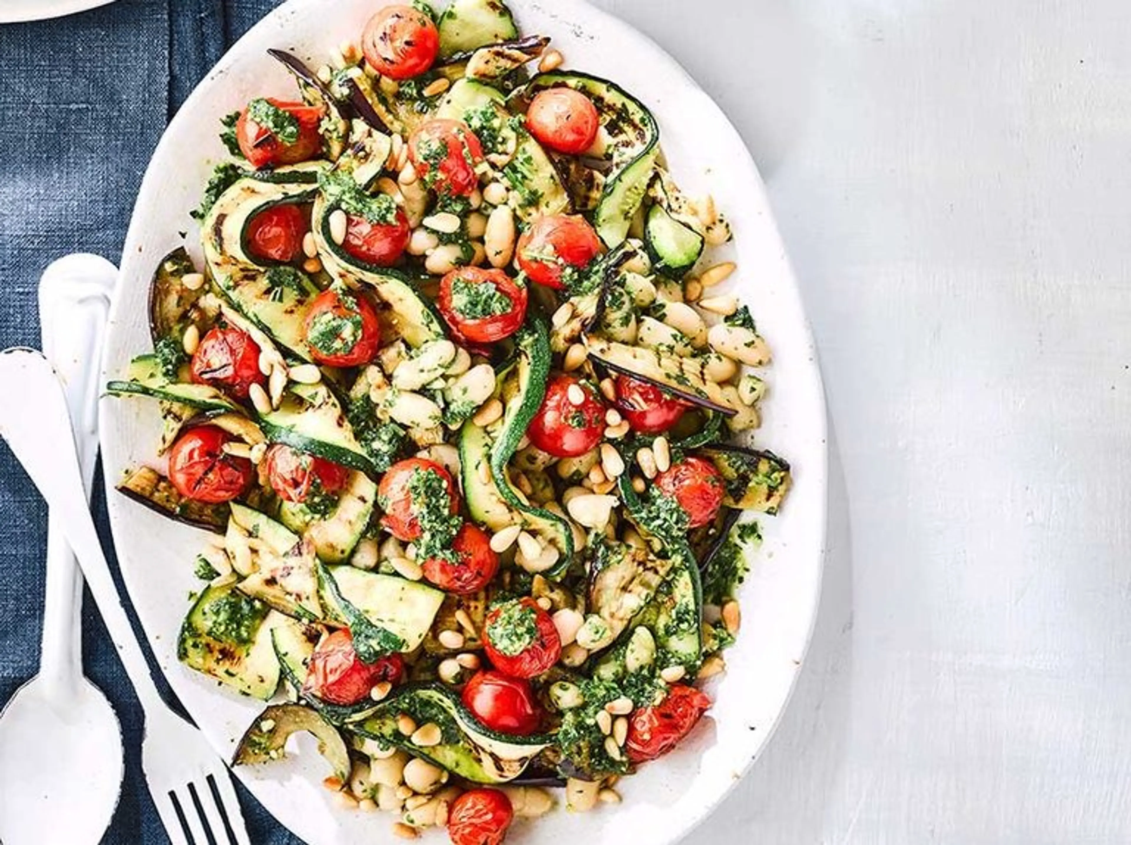 Grilled vegetables with cannellini beans & vegan pesto