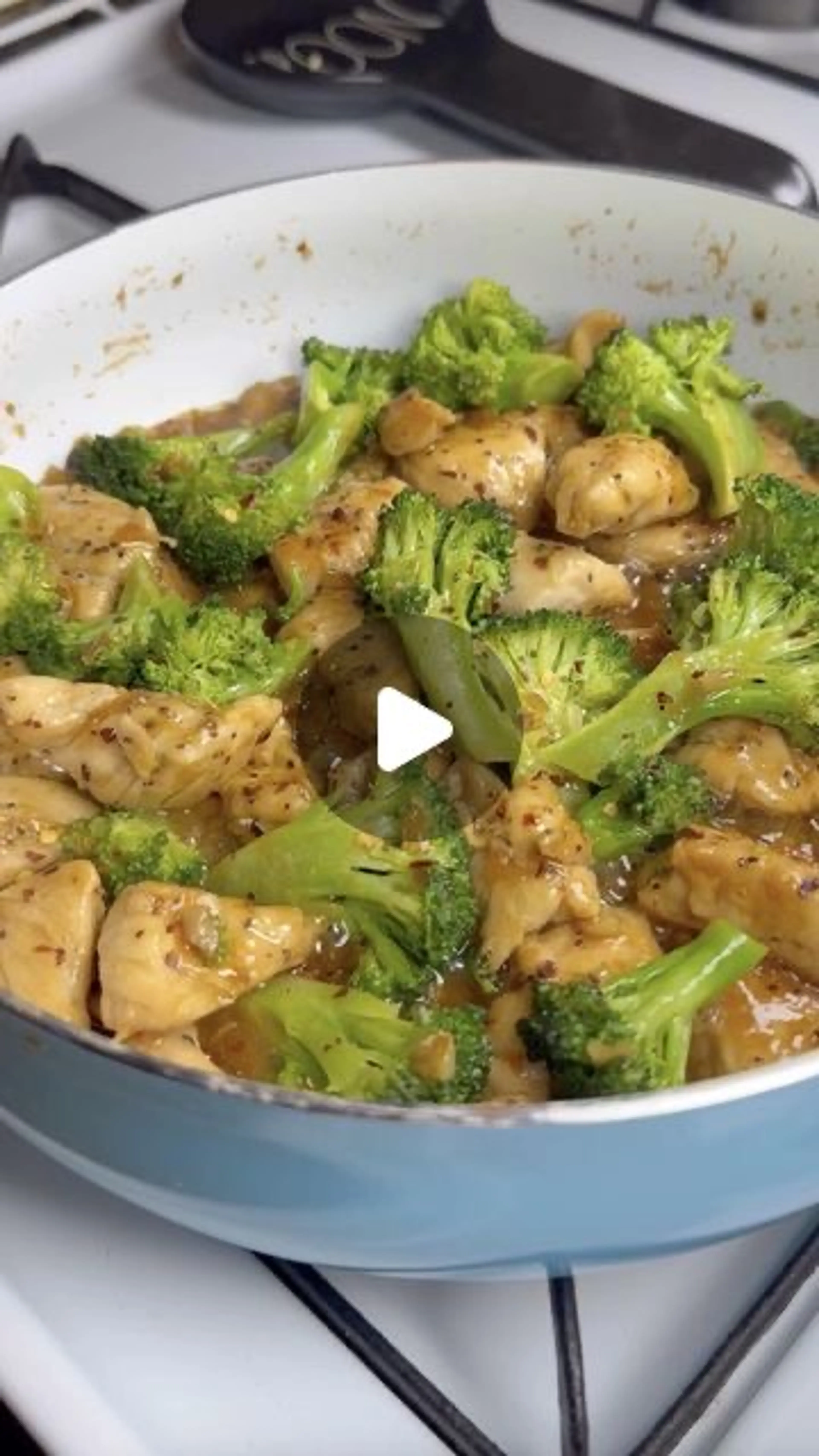 Bomb Garlic Chicken & Broccoli Is Be