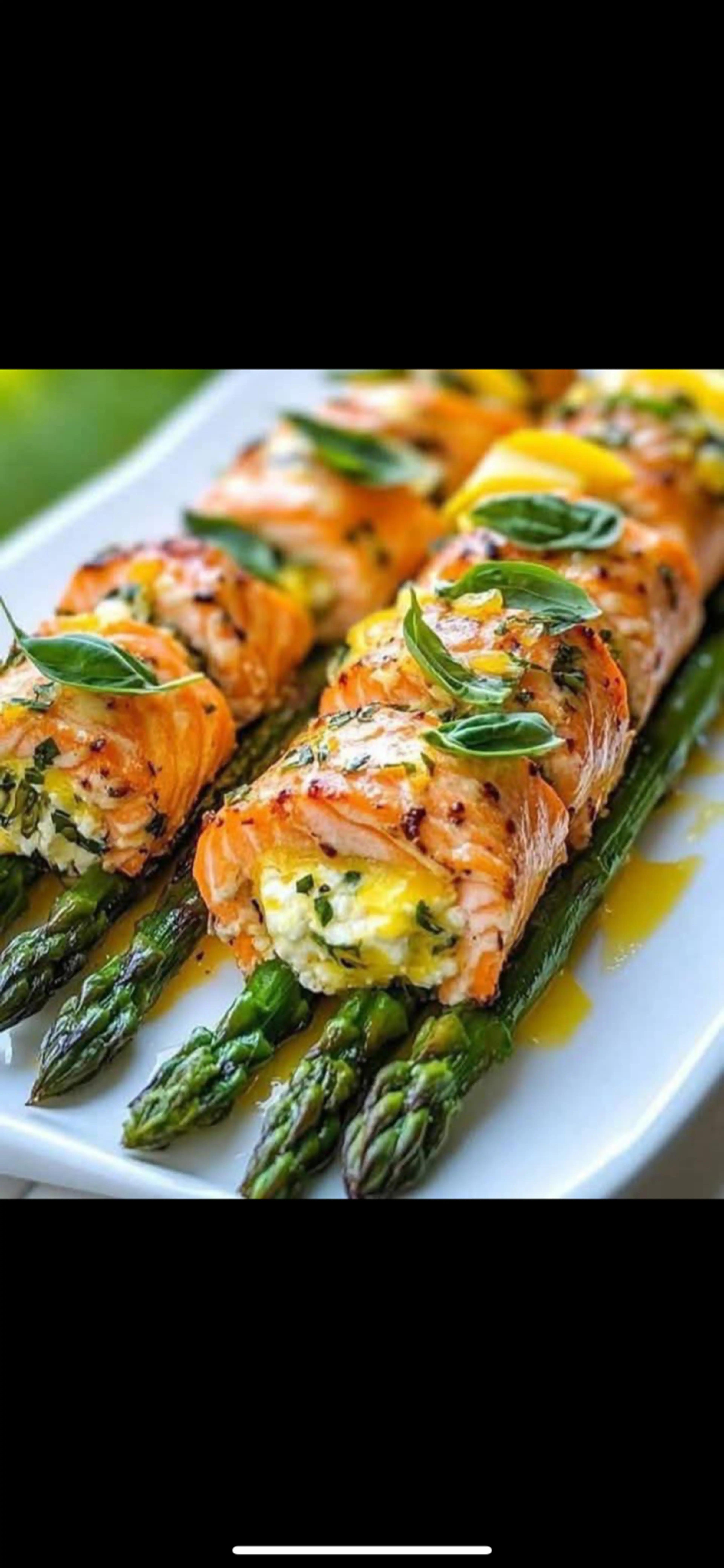 Lemon basil salmon rolls