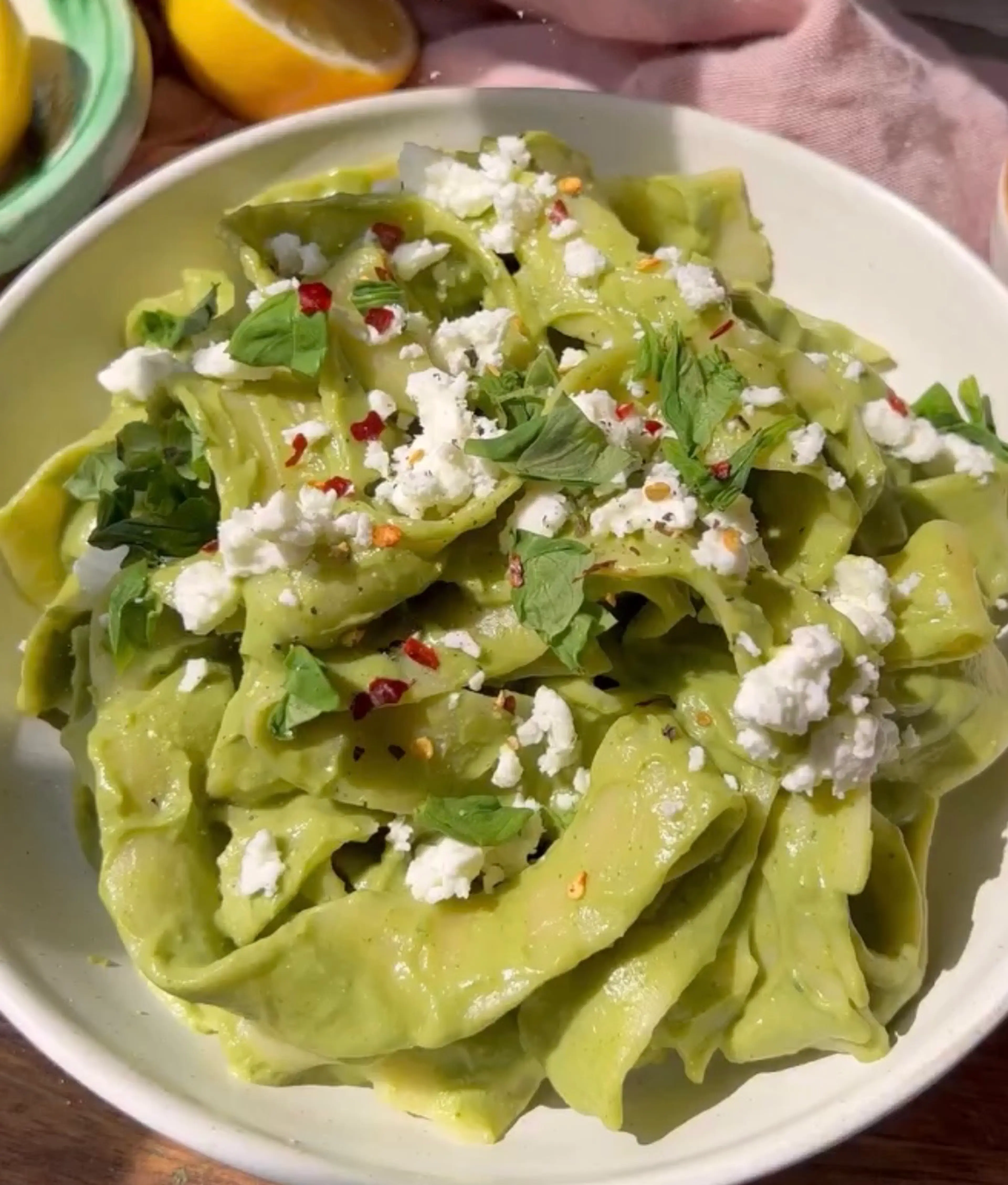 Avocado-Spinazie Pasta Met Feta