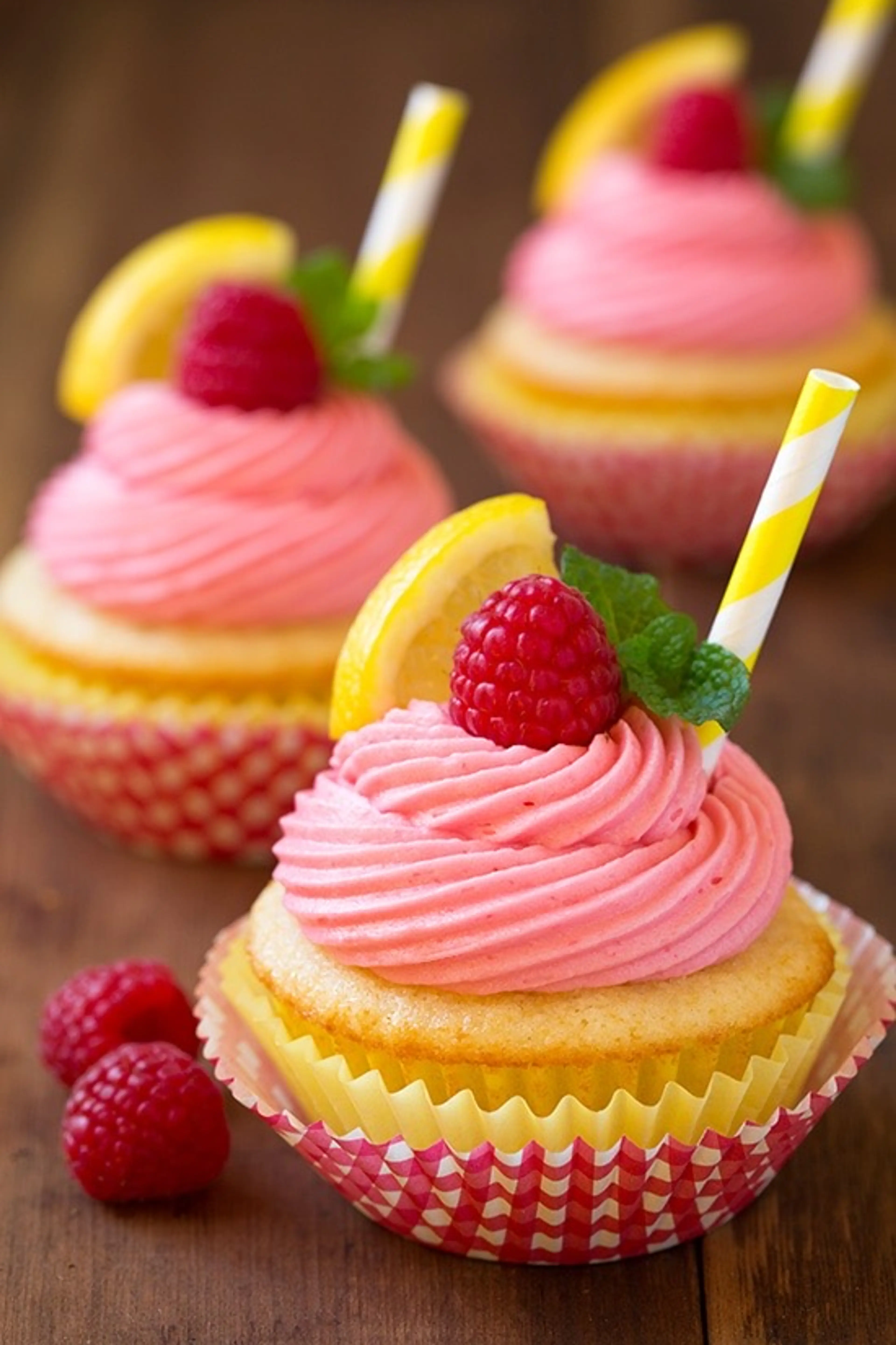 Raspberry Lemonade Cupcakes