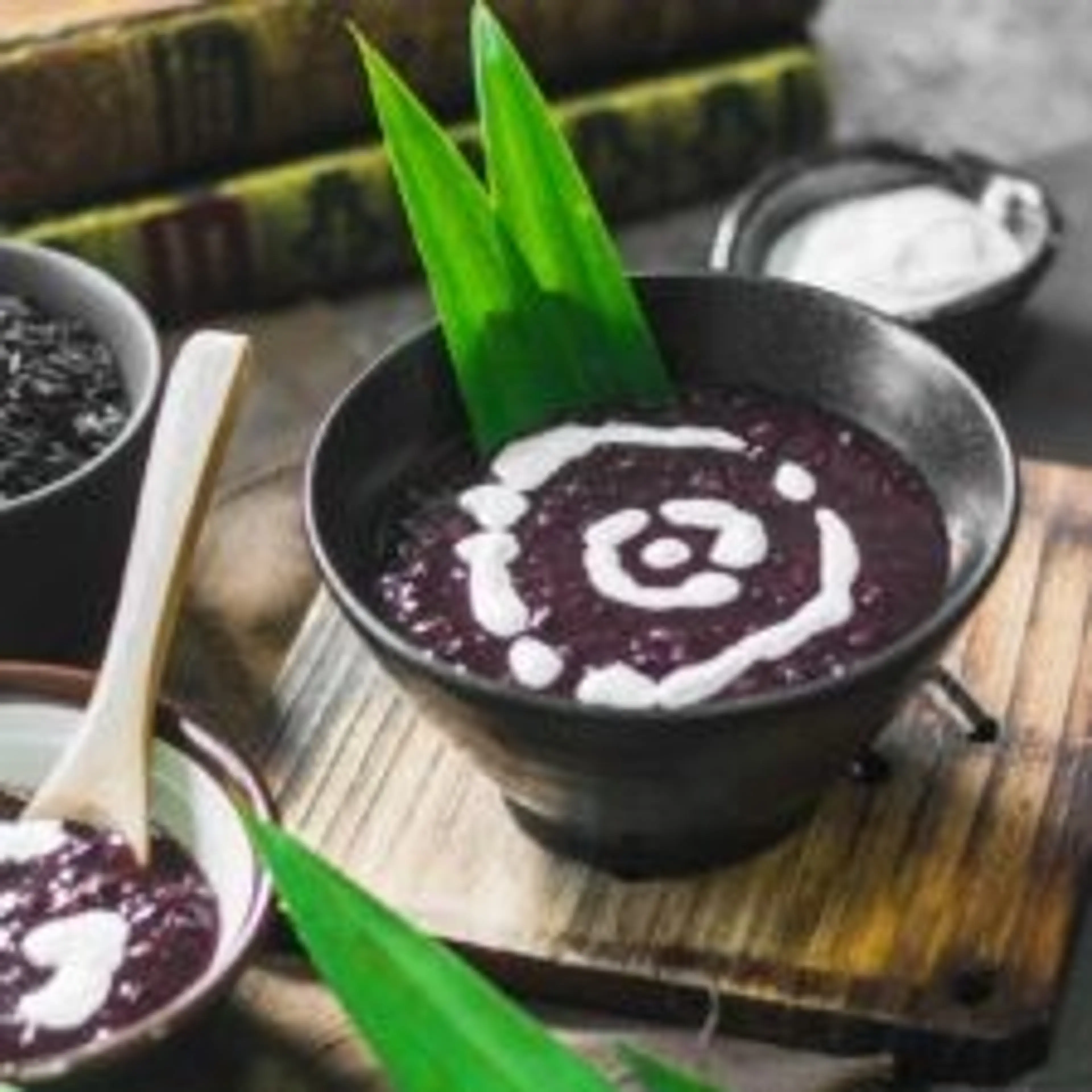 Bubur Ketan / Pulut Hitam: Black Glutinous Rice Dessert Porr