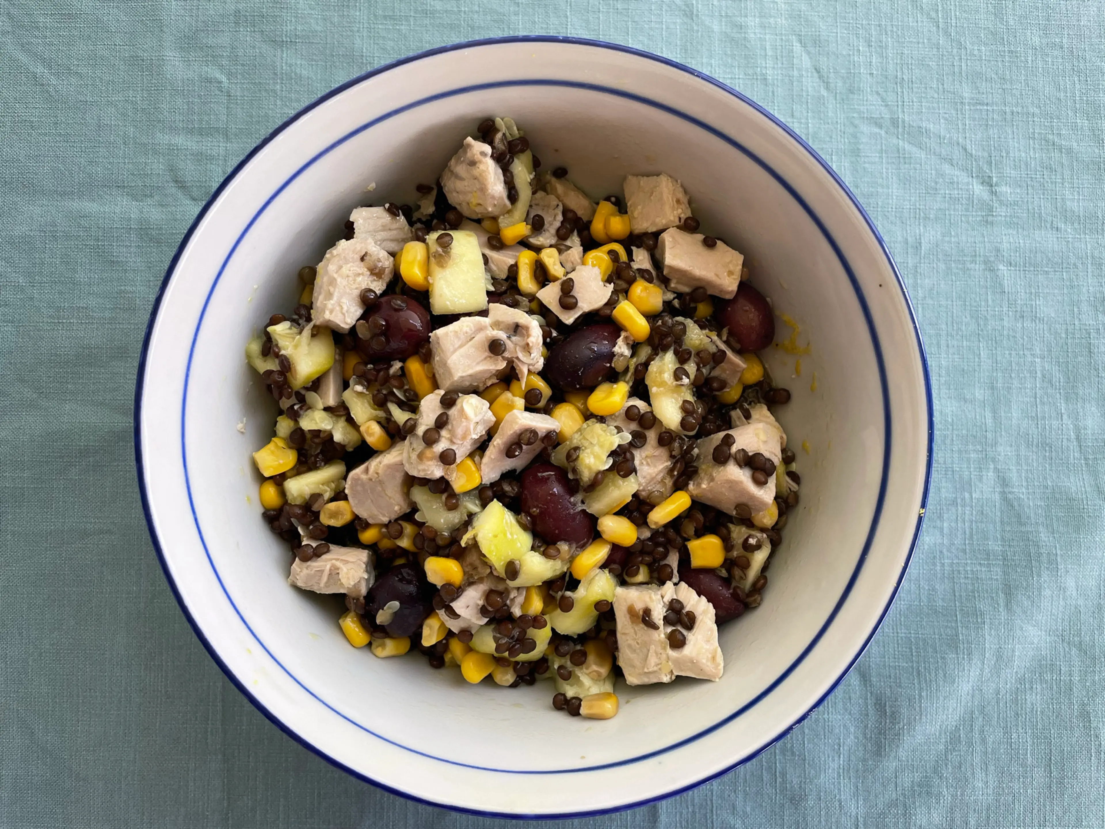 Insalata di riso integrale/lenticchie nere, tonno e zucchine
