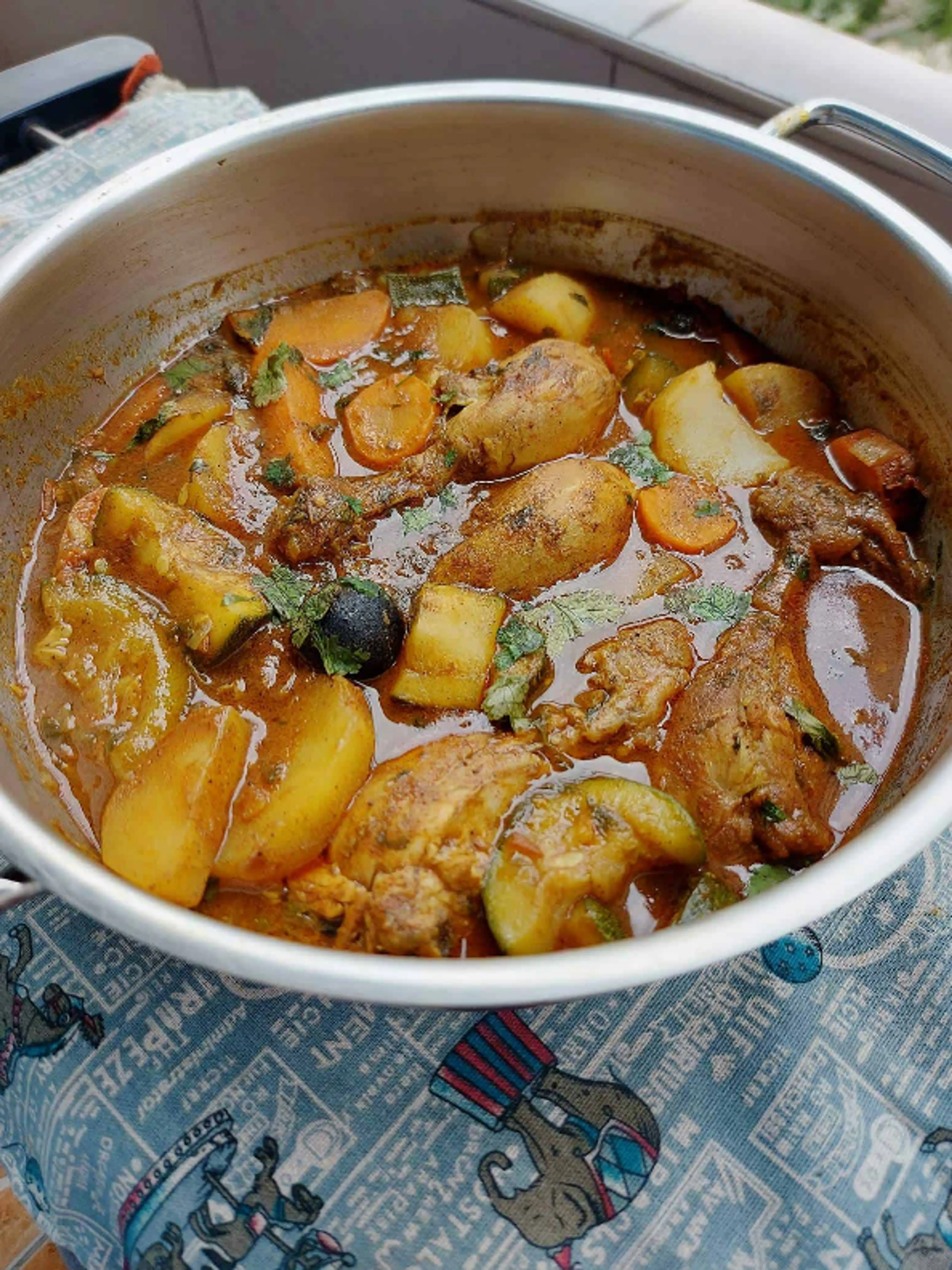 Chicken Salona (Emirati Chicken Stew)