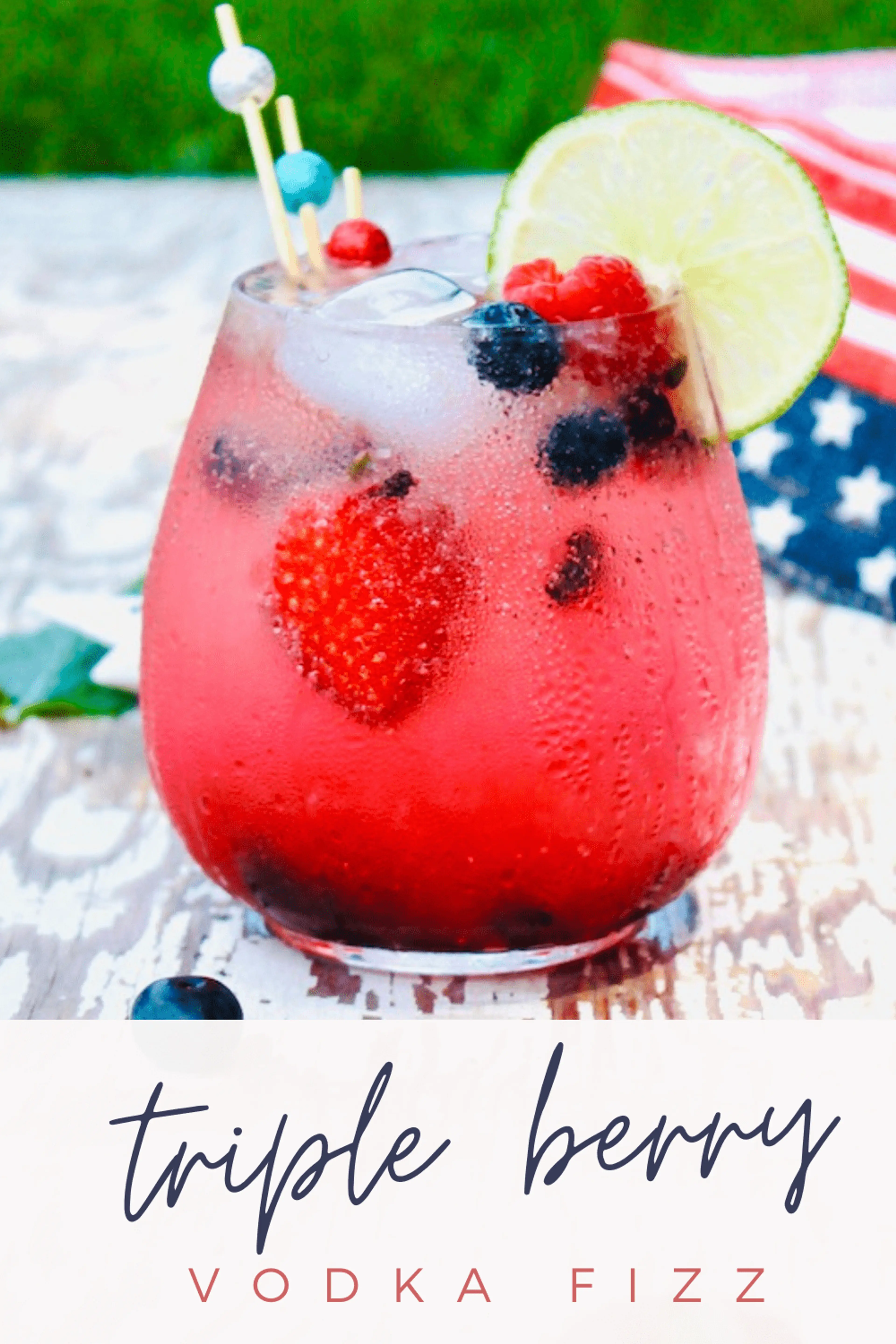 Fresh Juicy Berry Cocktail | 4th of July Cocktail with Vodka