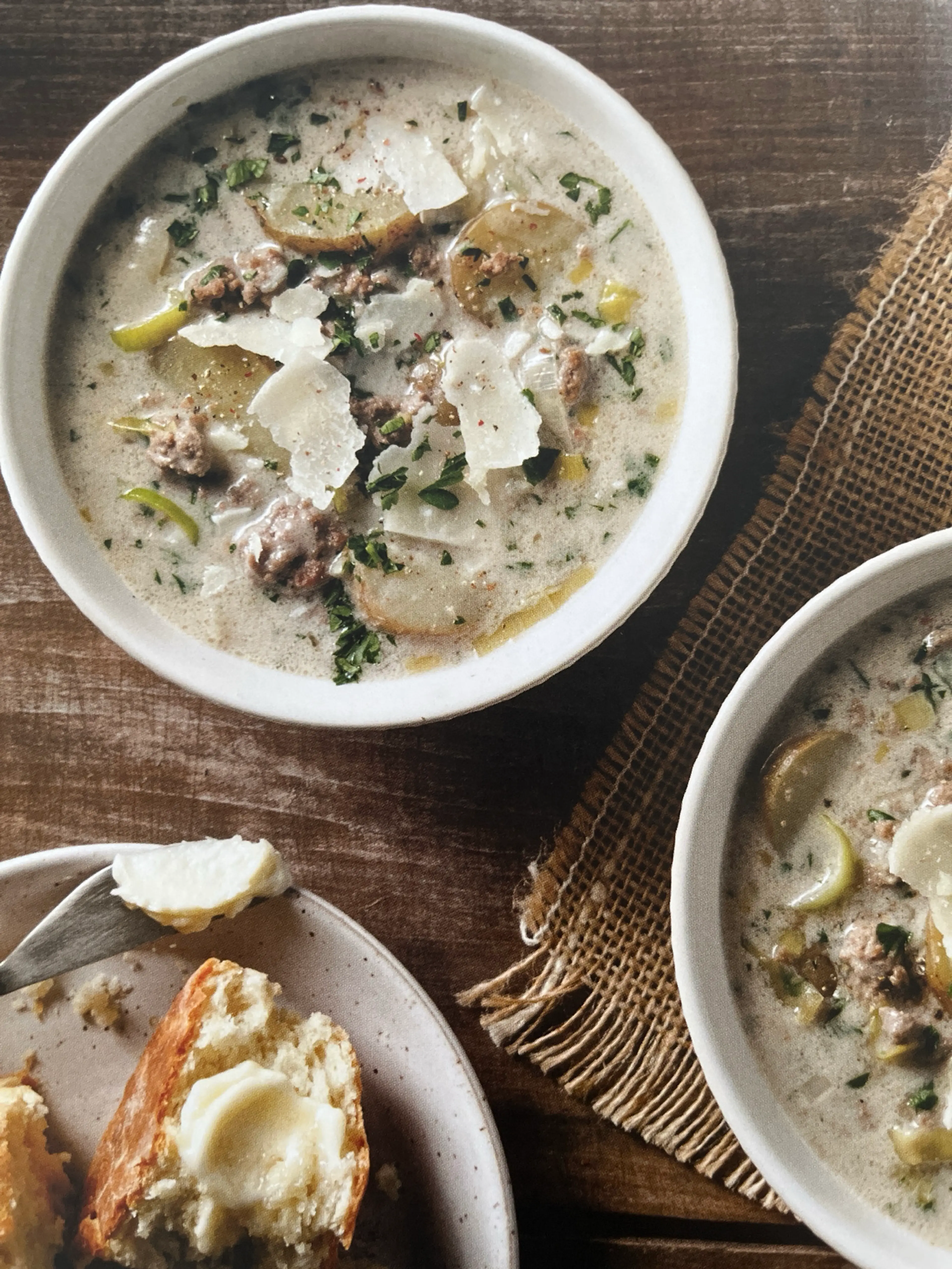 Soupe au bœuf, aux poireaux et aux pommes de terre