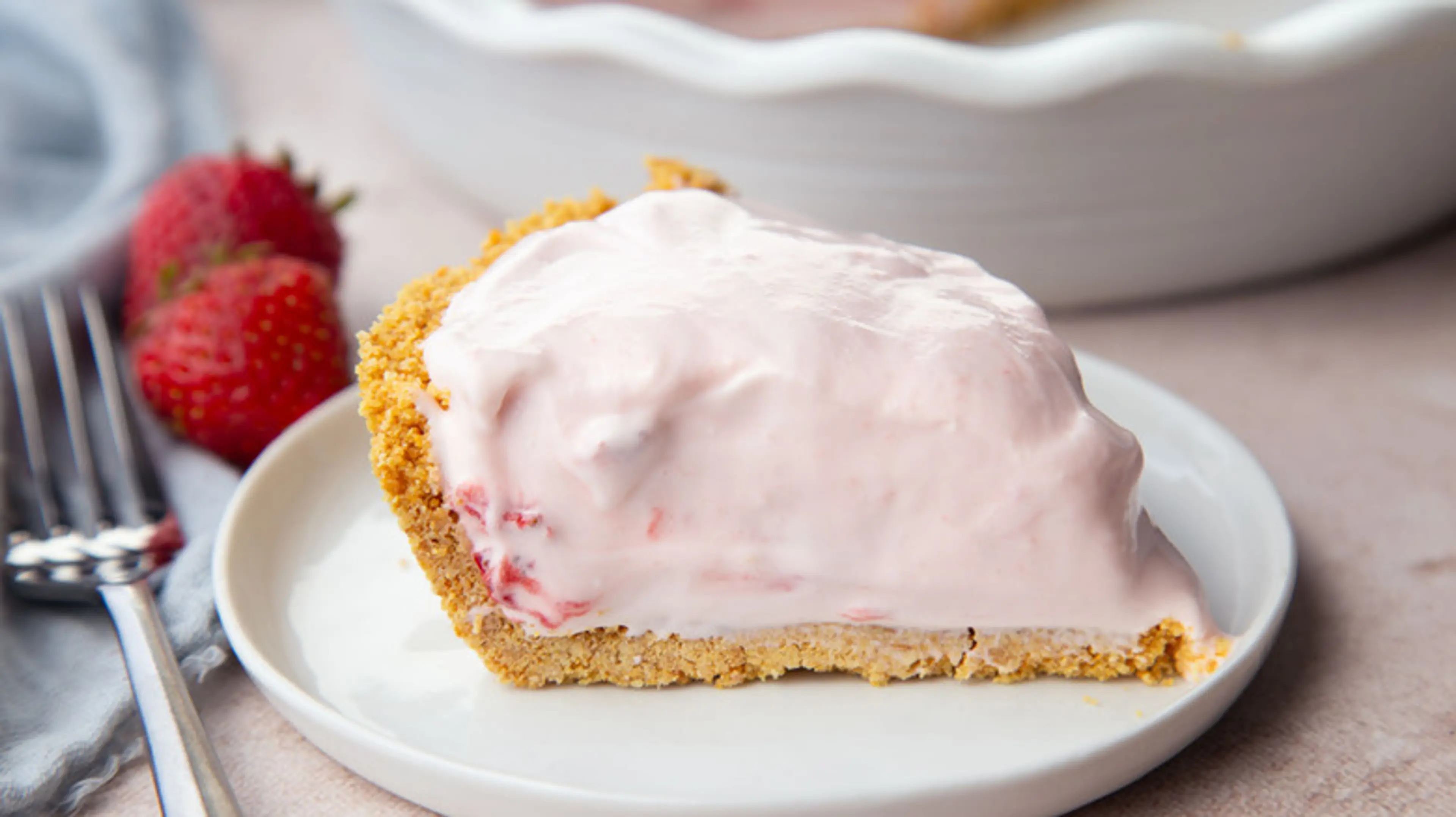 No-Bake Strawberry Lemonade Pie Recipe