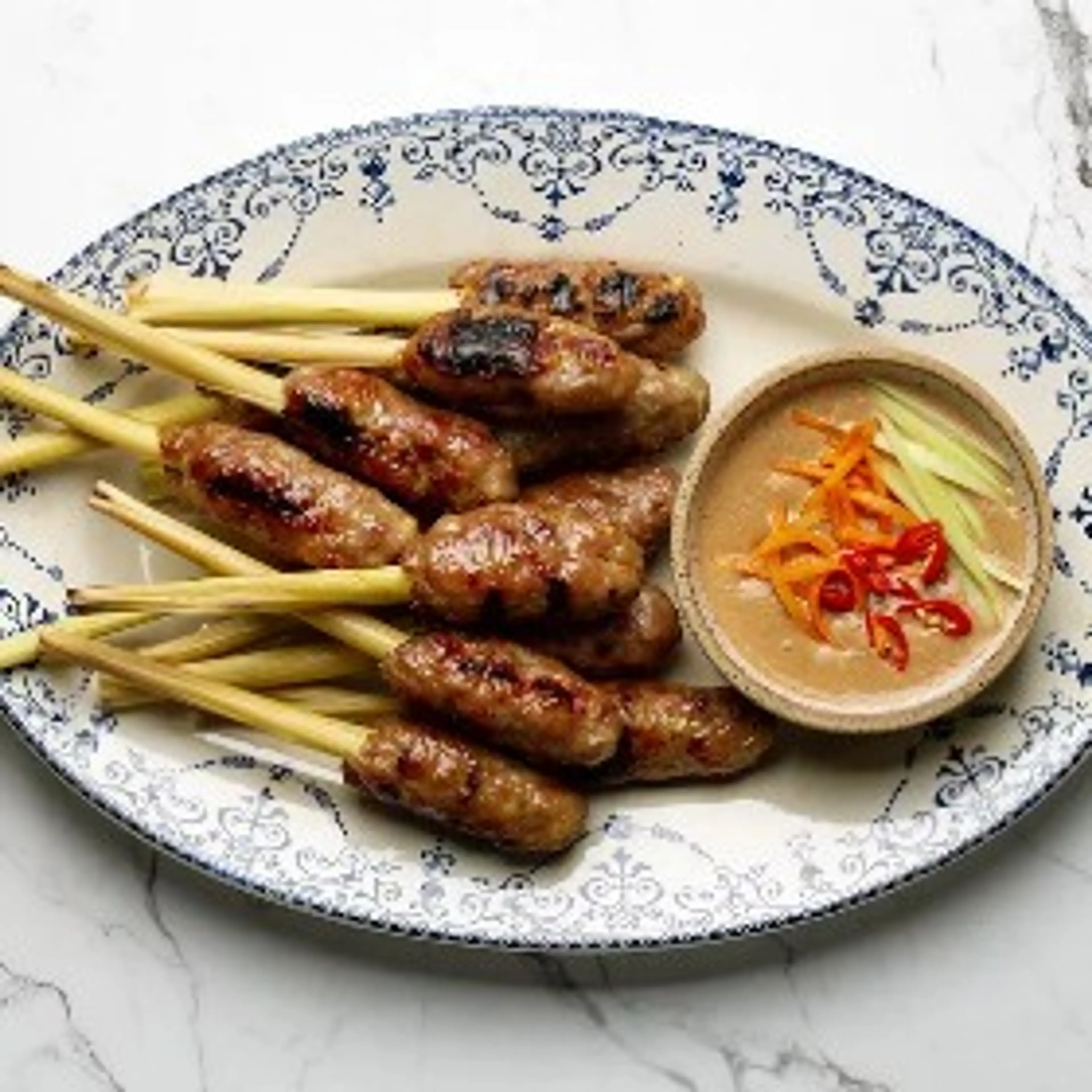 Nem Lụi Huế (Huế Lemongrass Pork Skewers)