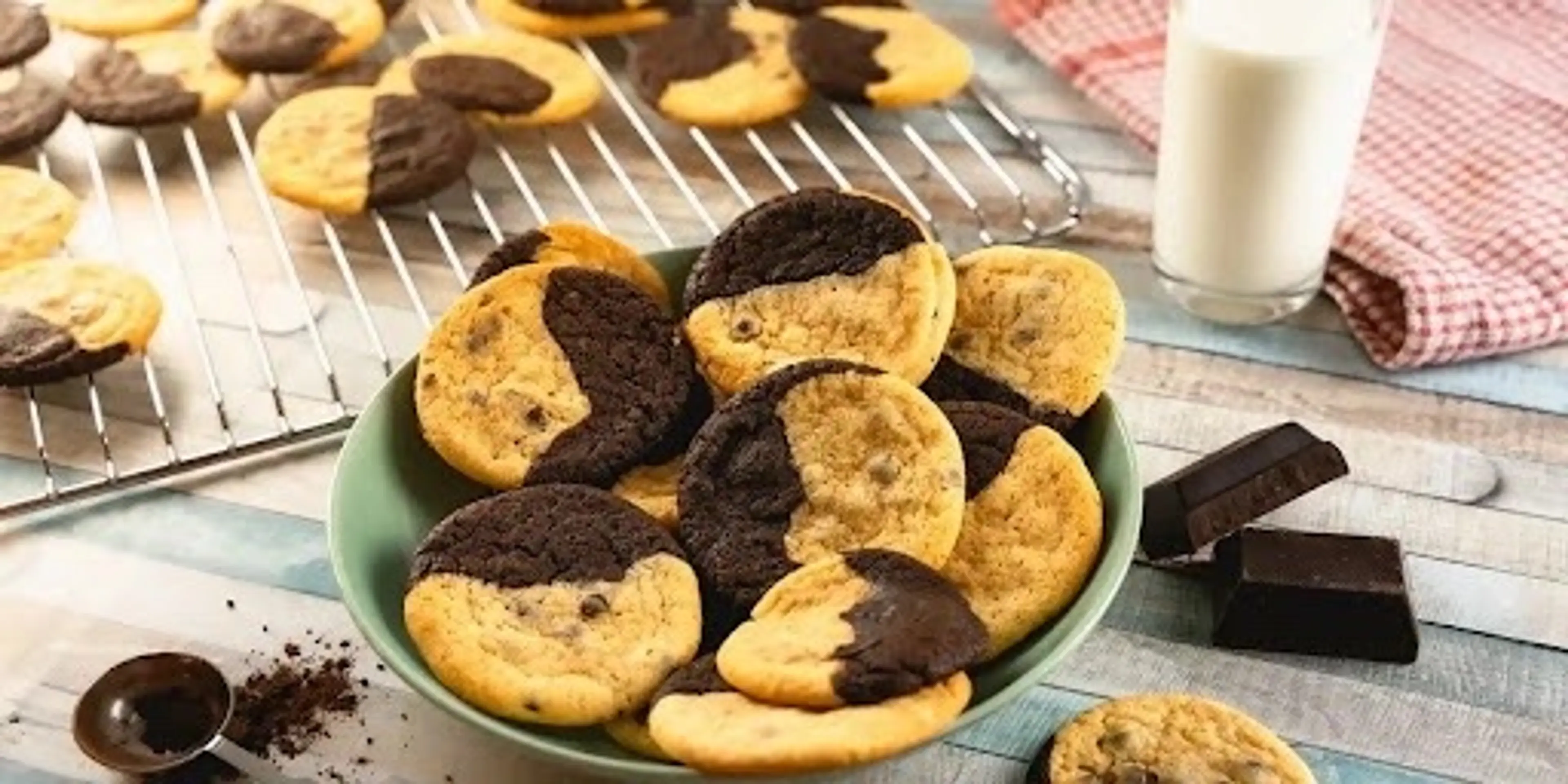 Brookies - Brownies And Cookies In One  Delight Baking