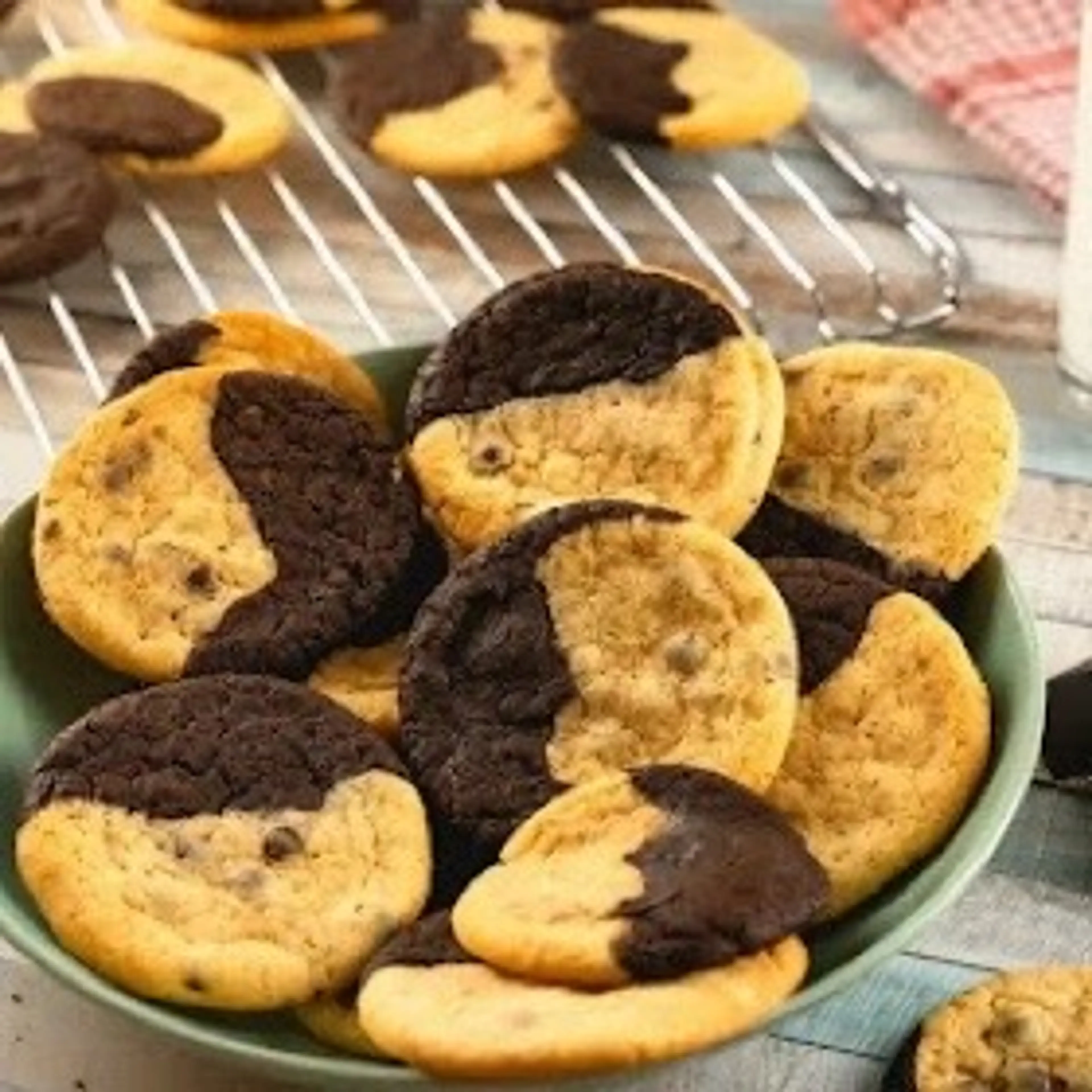 Brookies - Brownies And Cookies In One  Delight Baking