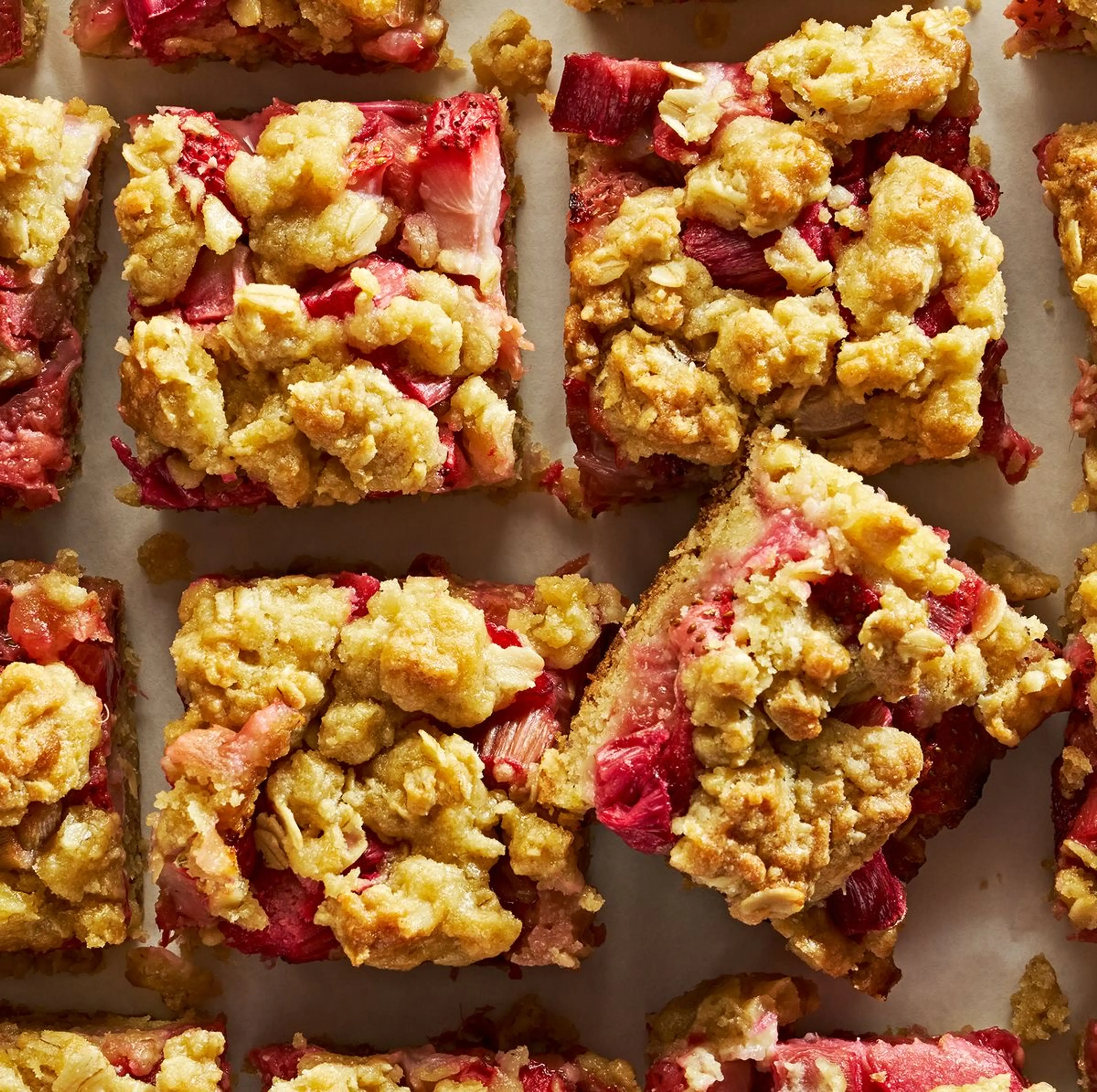 Strawberry-Rhubarb Crumble Bars