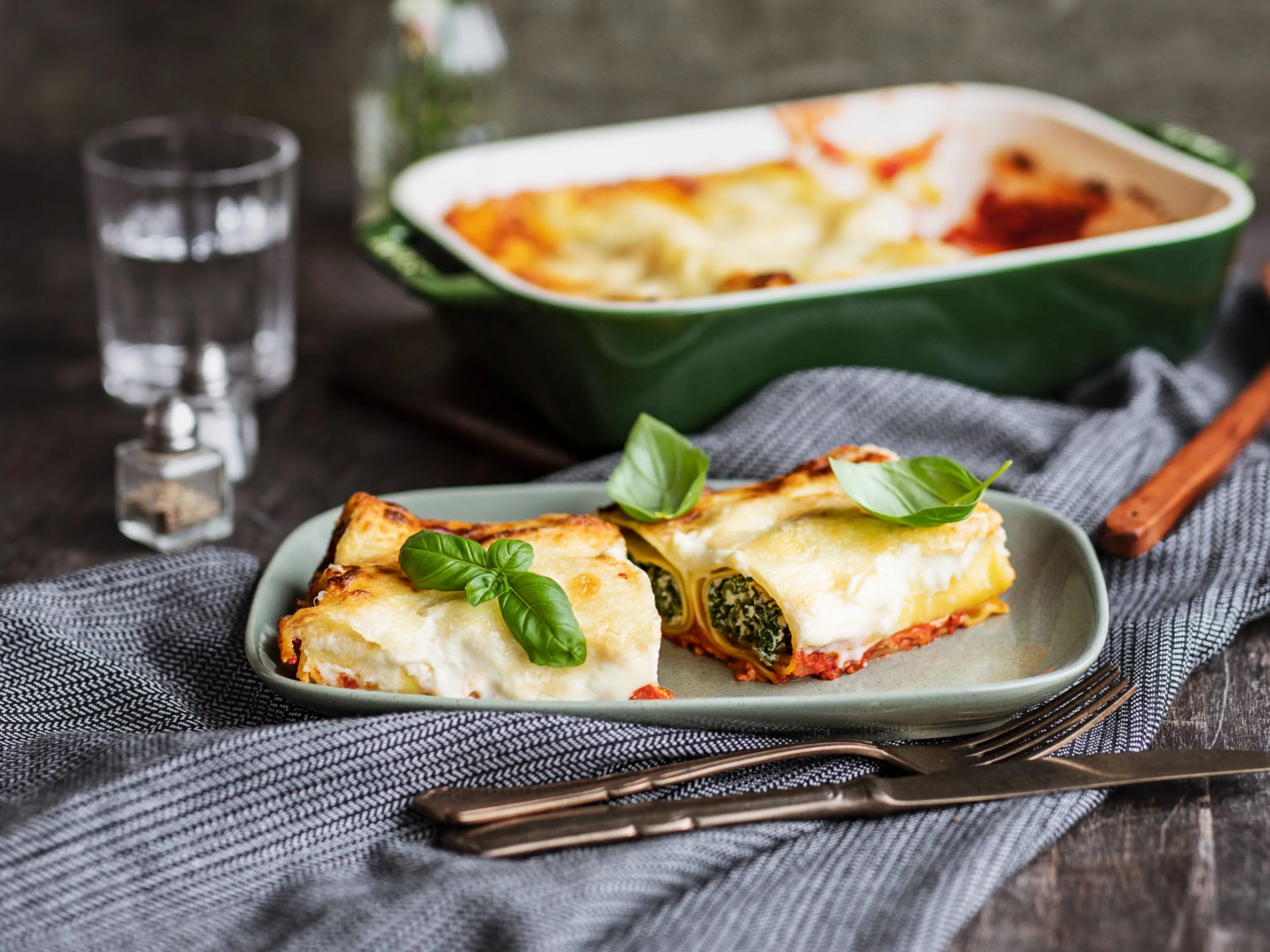 Ricotta and spinach baked cannelloni