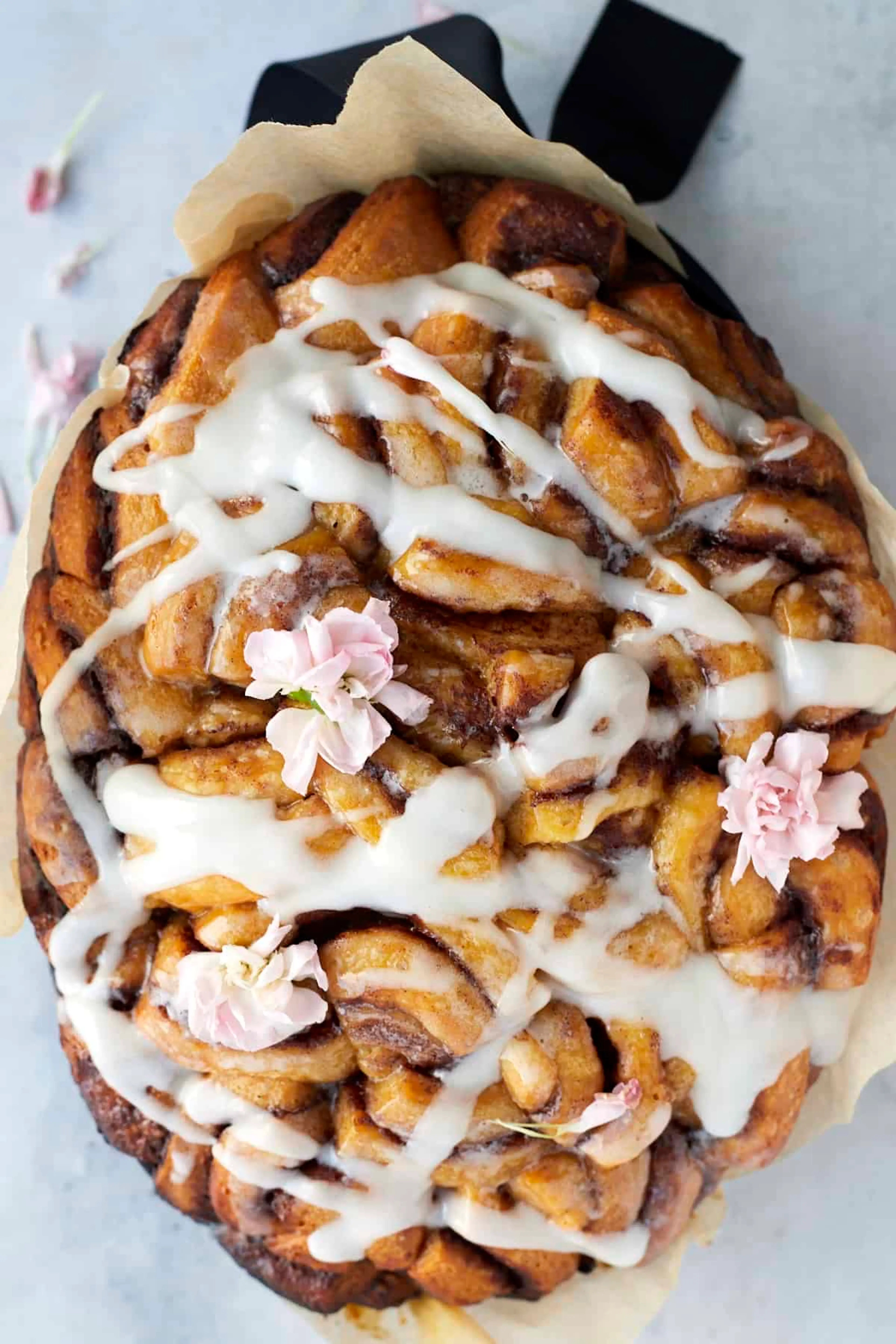 Slow Cooker Apple Cinnamon Rolls